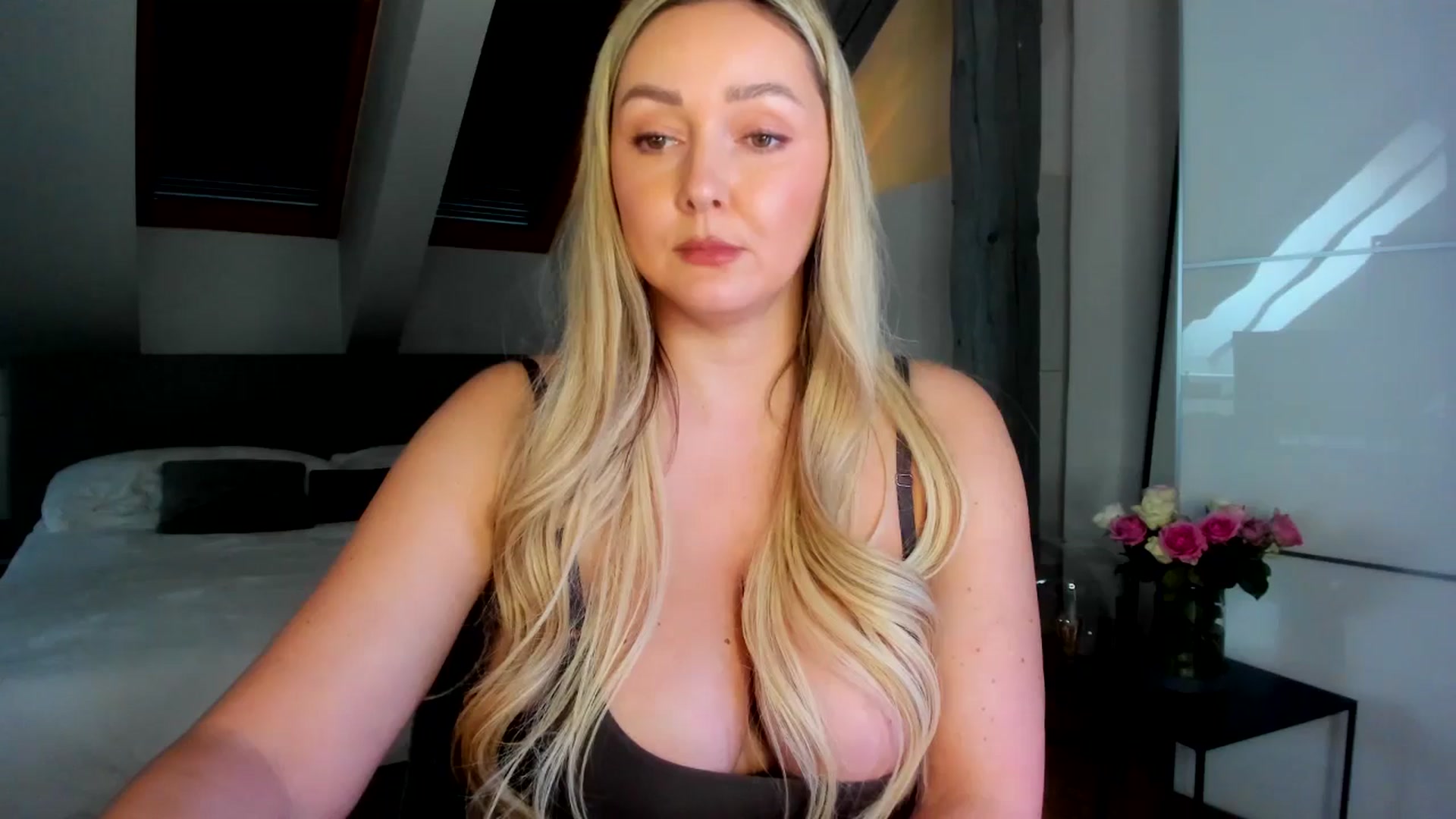 Gallery image thumbnail from Mi_Ha's myfreecams stream on, 03/10/2026, 15:12 image 9 of 20