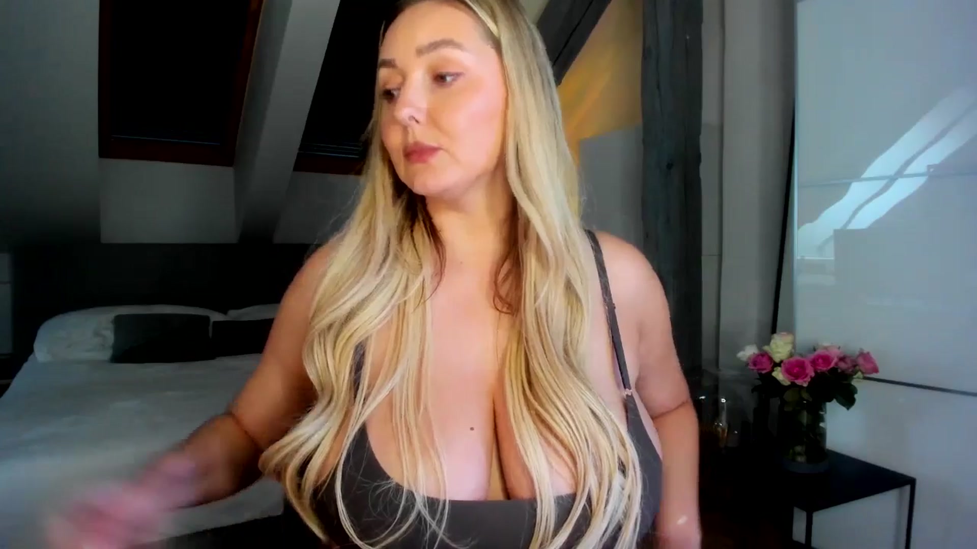 Gallery image thumbnail from Mi_Ha's myfreecams stream on, 03/10/2026, 15:12 image 19 of 20