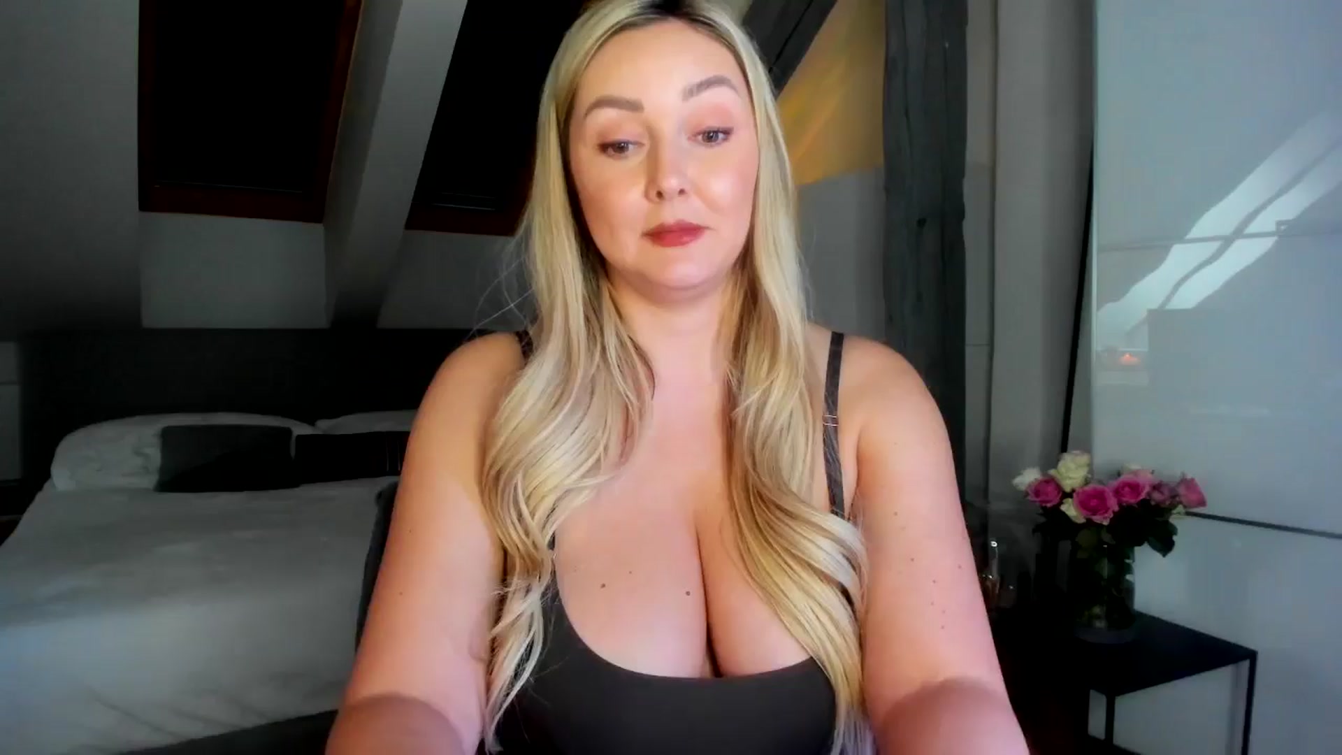 Gallery image thumbnail from Mi_Ha's myfreecams stream on, 03/10/2026, 16:02 image 1 of 20
