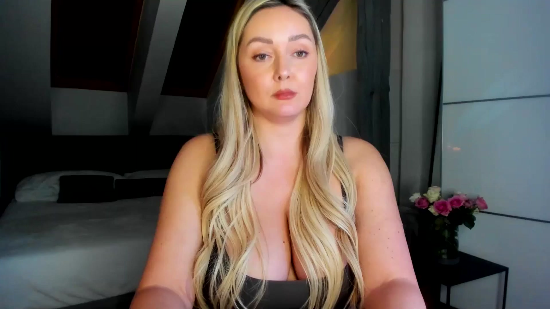 Gallery image thumbnail from Mi_Ha's myfreecams stream on, 03/10/2026, 17:04 image 18 of 20