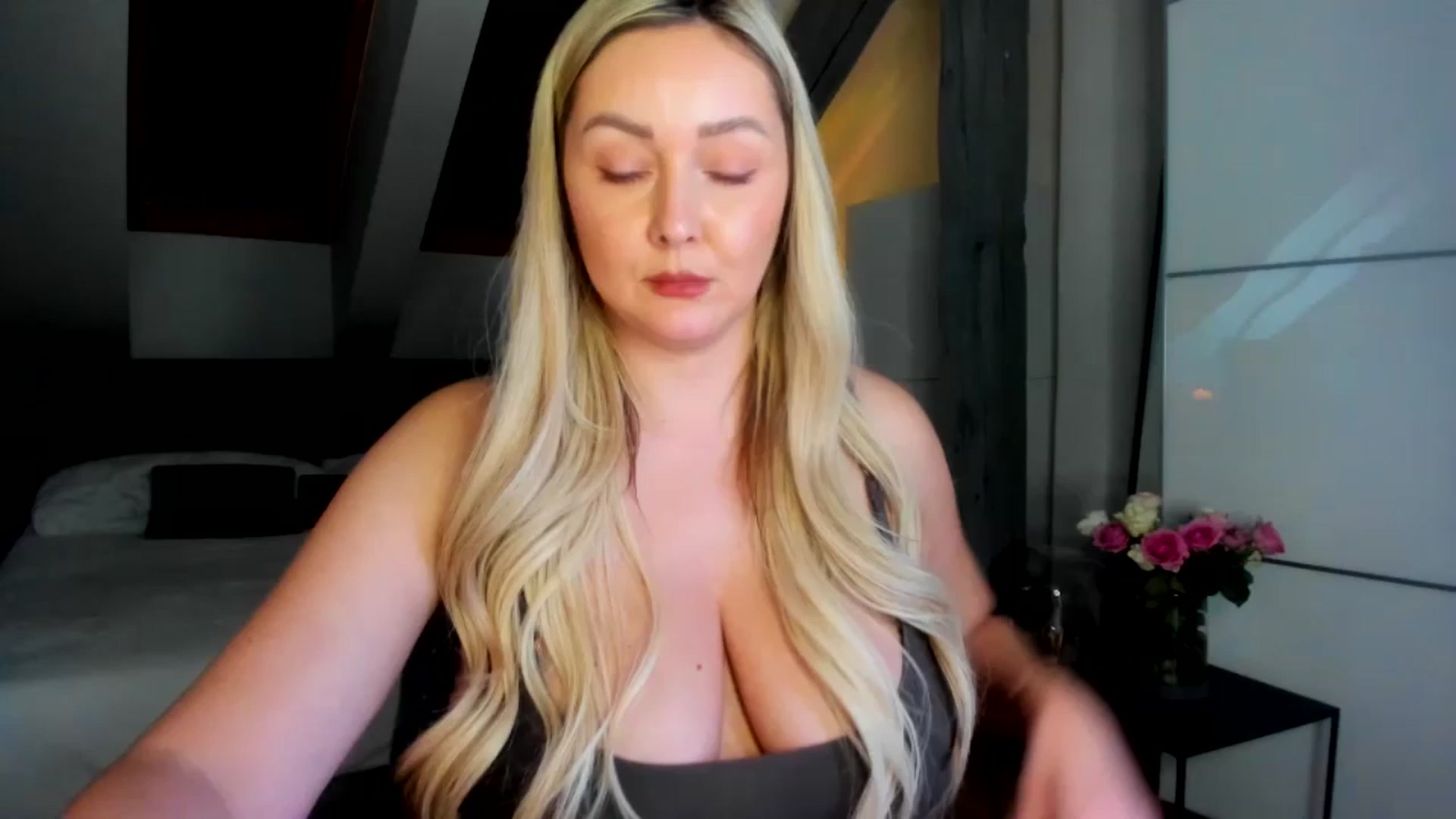 Gallery image thumbnail from Mi_Ha's myfreecams stream on, 03/10/2026, 17:04 image 2 of 20