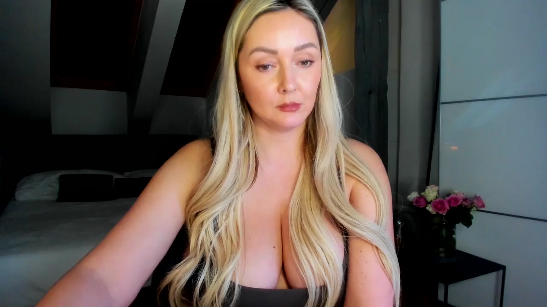 Gallery image thumbnail from Mi_Ha's myfreecams stream on, 03/10/2026, 17:04 image 15 of 20