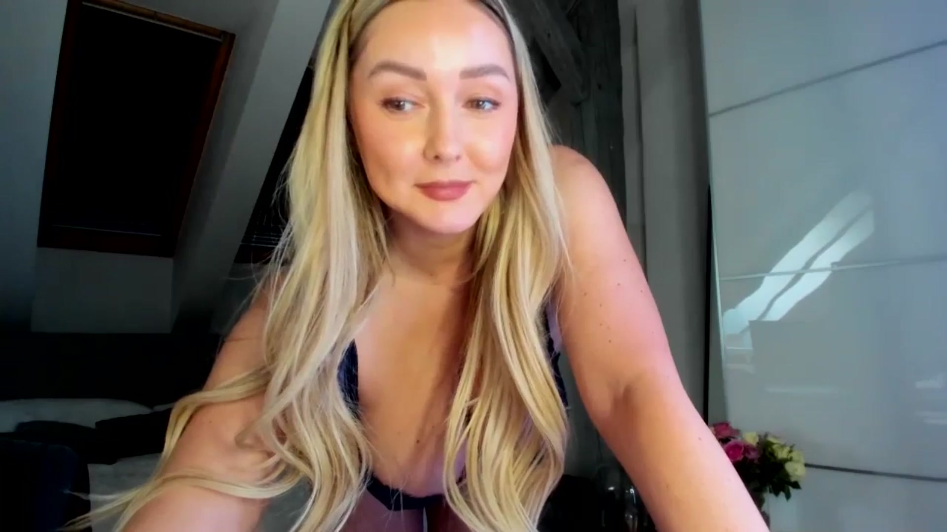 Gallery image thumbnail from Mi_Ha's myfreecams stream on, 03/11/2026, 16:04 image 9 of 20