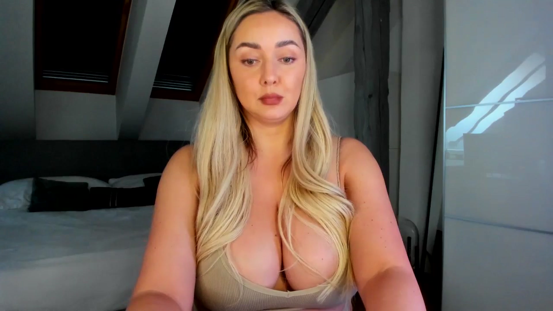 Gallery image thumbnail from Mi_Ha's myfreecams stream on, 03/13/2026, 13:19 image 2 of 20
