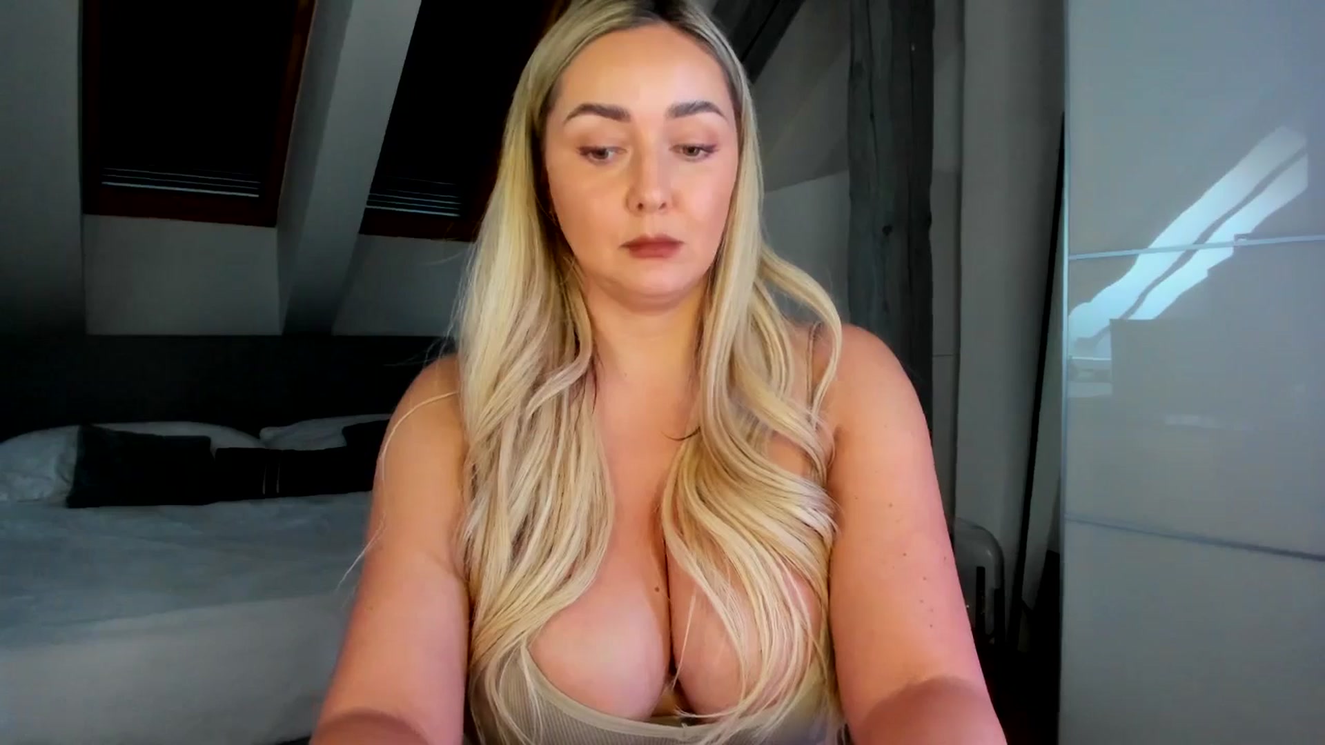 Gallery image thumbnail from Mi_Ha's myfreecams stream on, 03/13/2026, 13:19 image 20 of 20