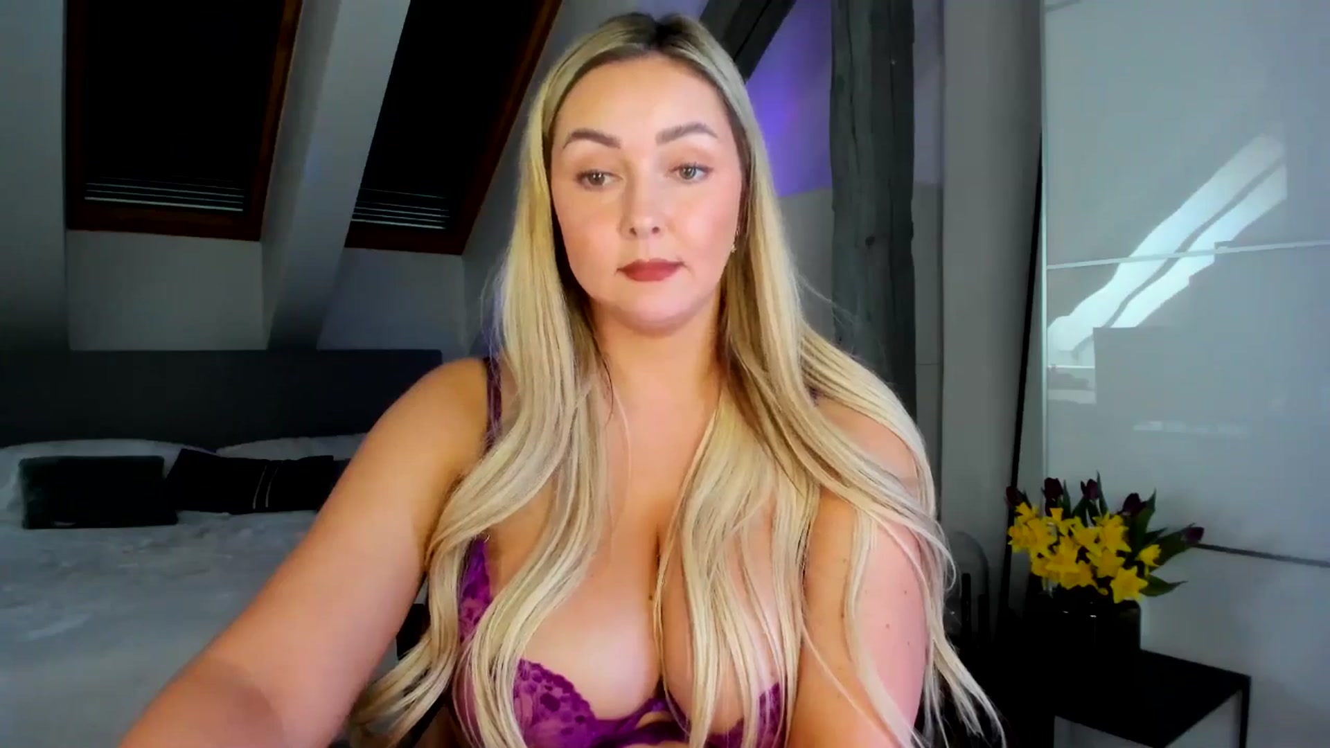 Gallery image thumbnail from Mi_Ha's myfreecams stream on, 03/17/2026, 15:17 image 4 of 20