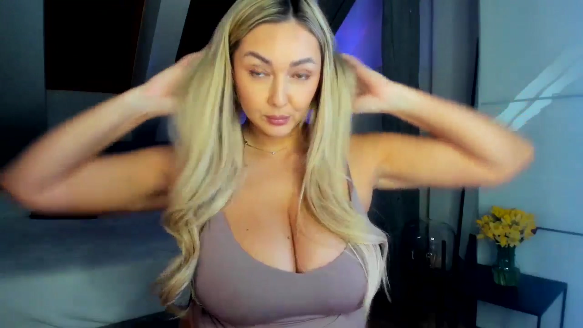 Gallery image thumbnail from Mi_Ha's myfreecams stream on, 03/20/2026, 16:46 image 15 of 20