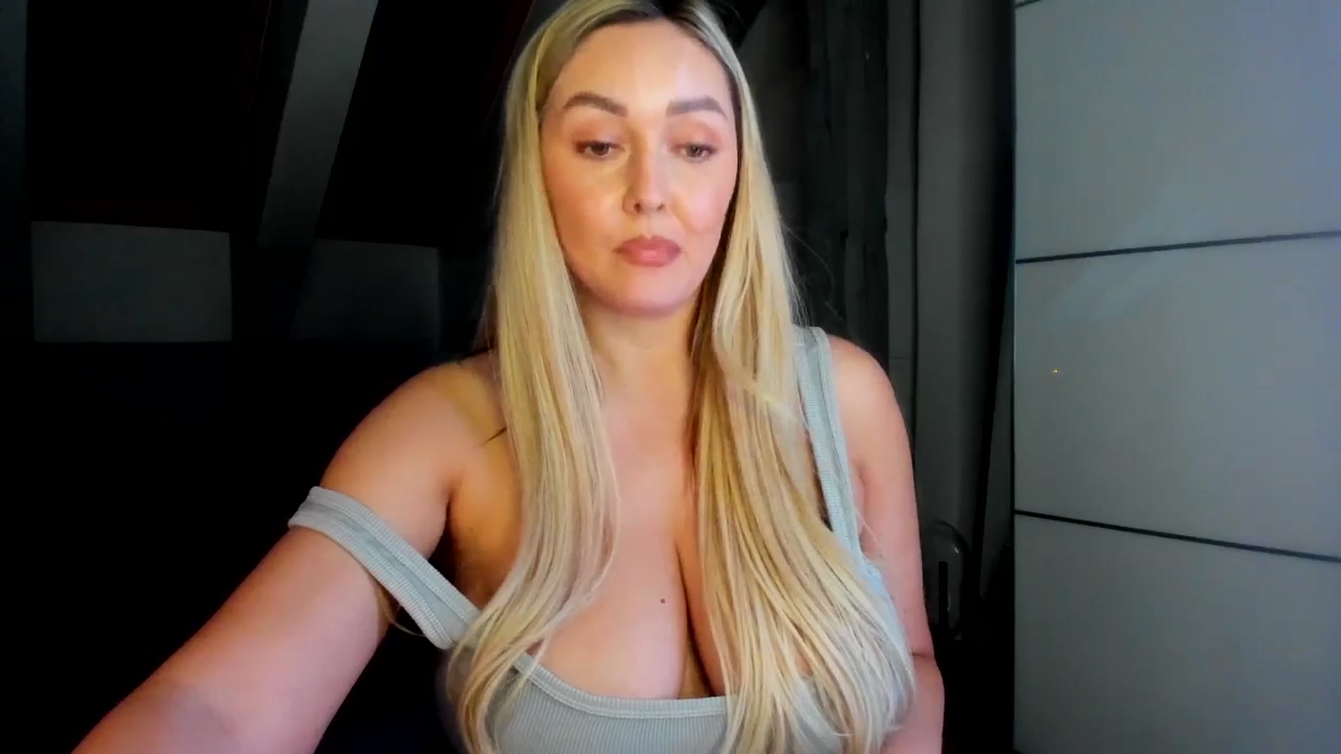 Gallery image thumbnail from Mi_Ha's myfreecams stream on, 03/24/2026, 17:39 image 13 of 20