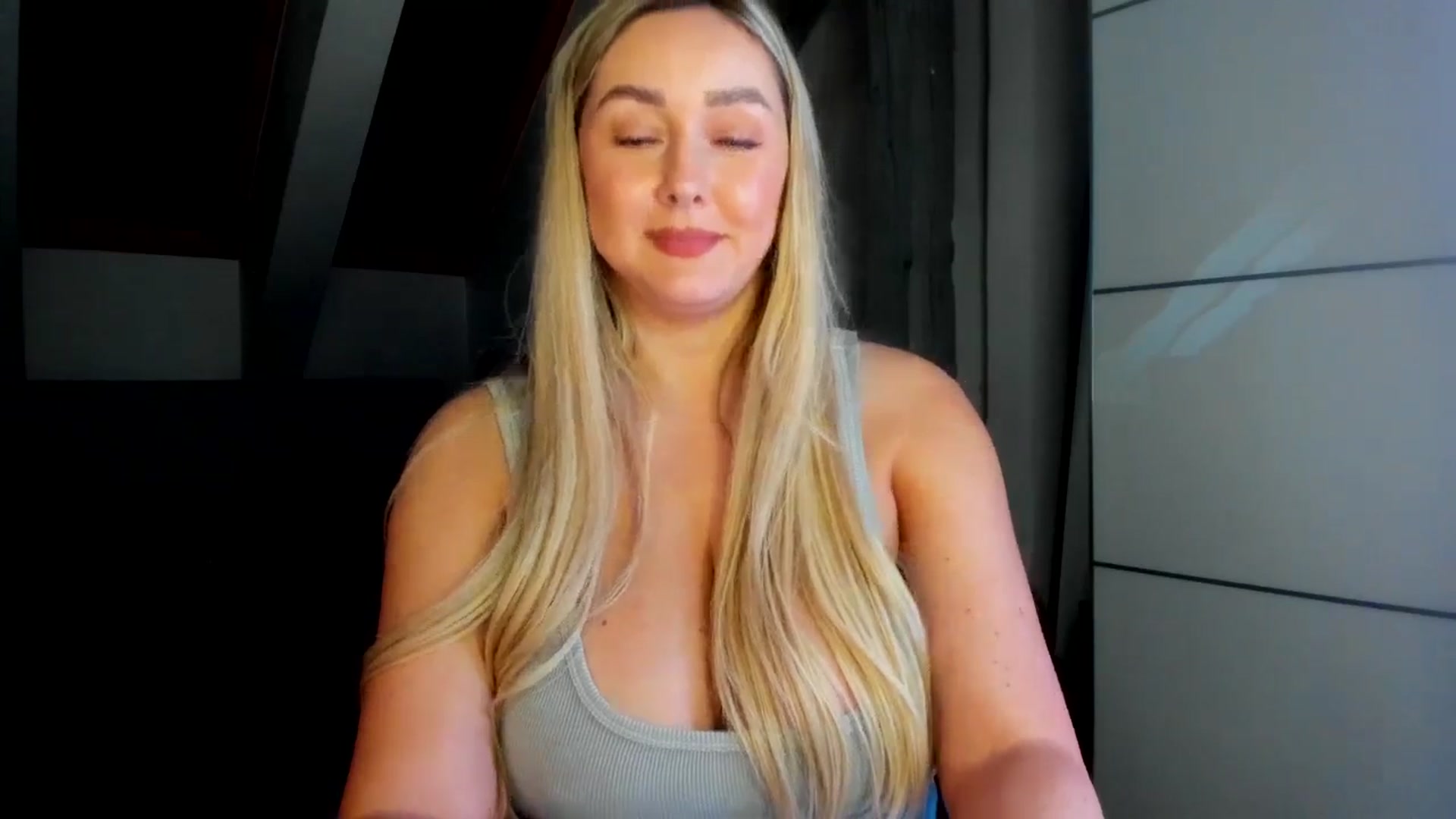 Gallery image thumbnail from Mi_Ha's myfreecams stream on, 03/24/2026, 17:39 image 8 of 20