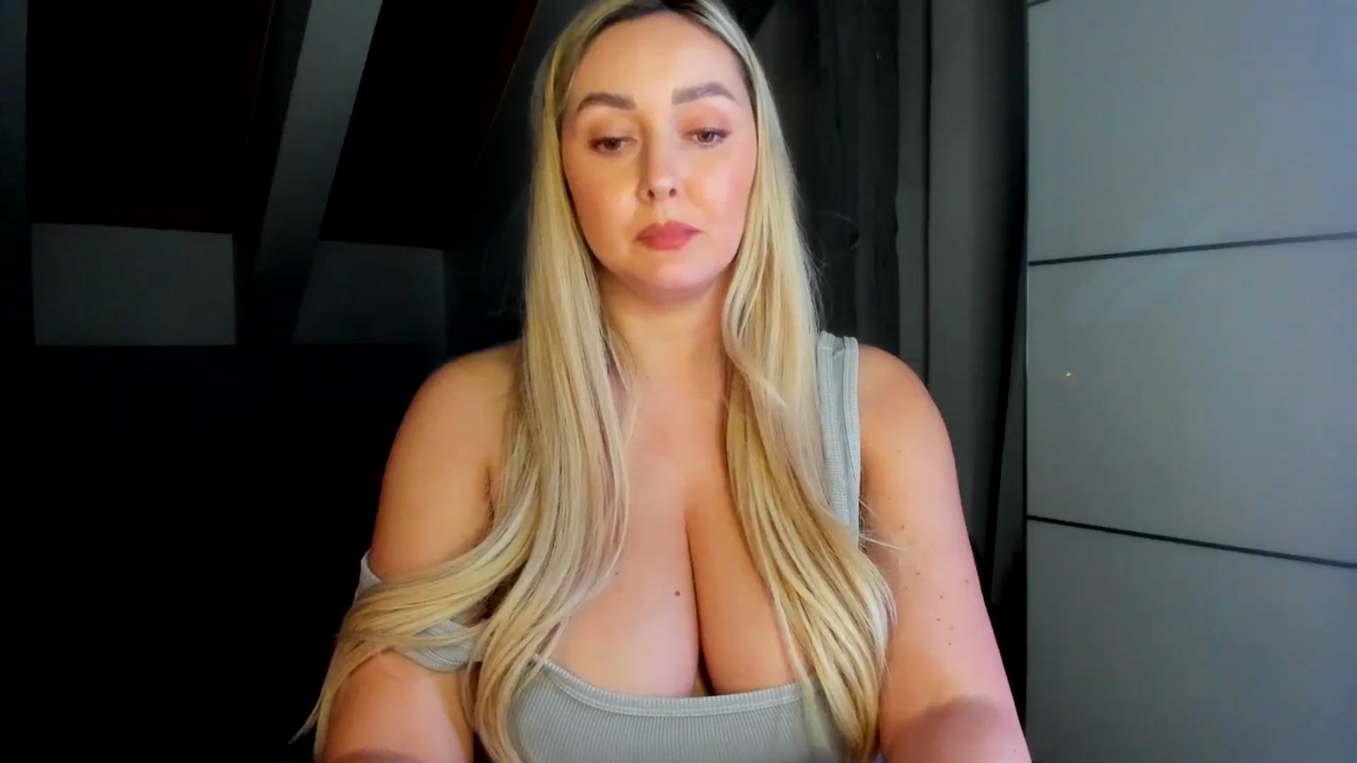 Gallery image thumbnail from Mi_Ha's myfreecams stream on, 03/24/2026, 17:39 image 14 of 20