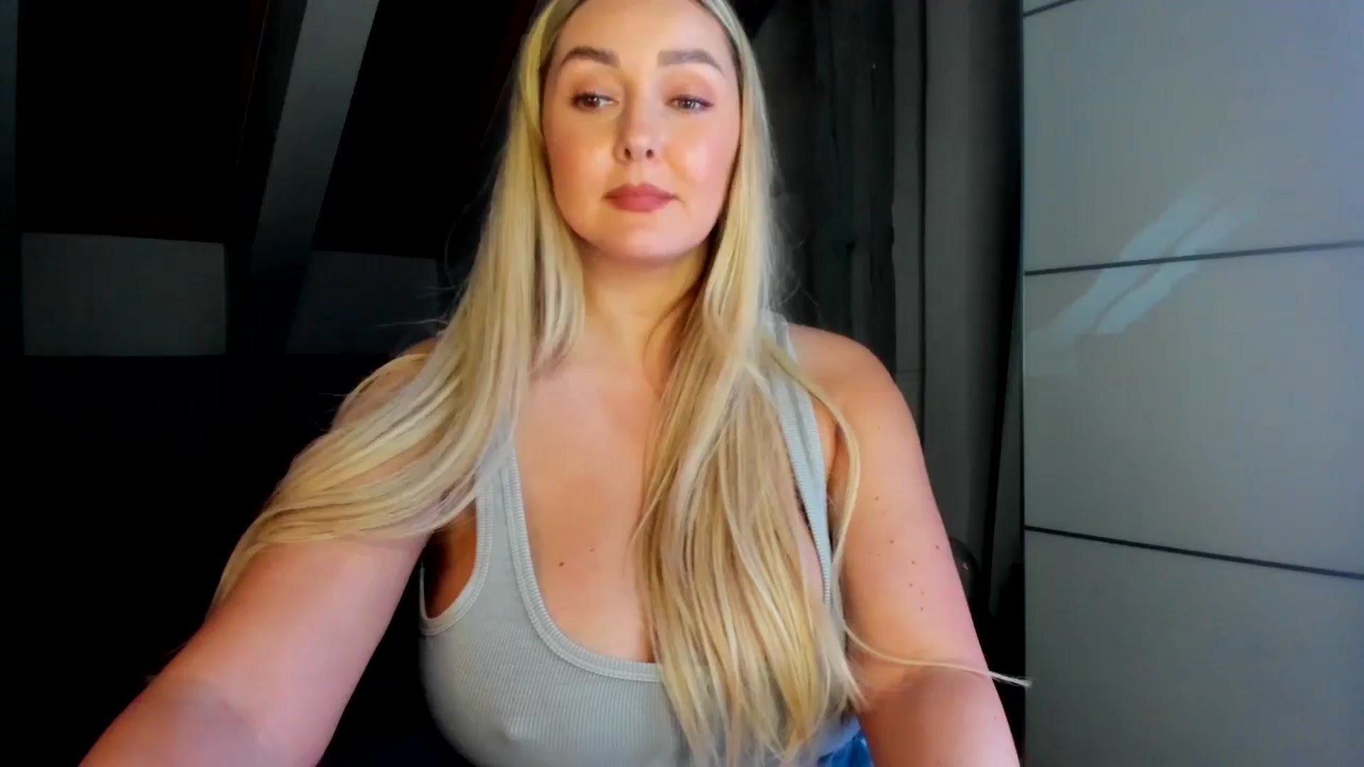 Gallery image thumbnail from Mi_Ha's myfreecams stream on, 03/24/2026, 17:39 image 6 of 20