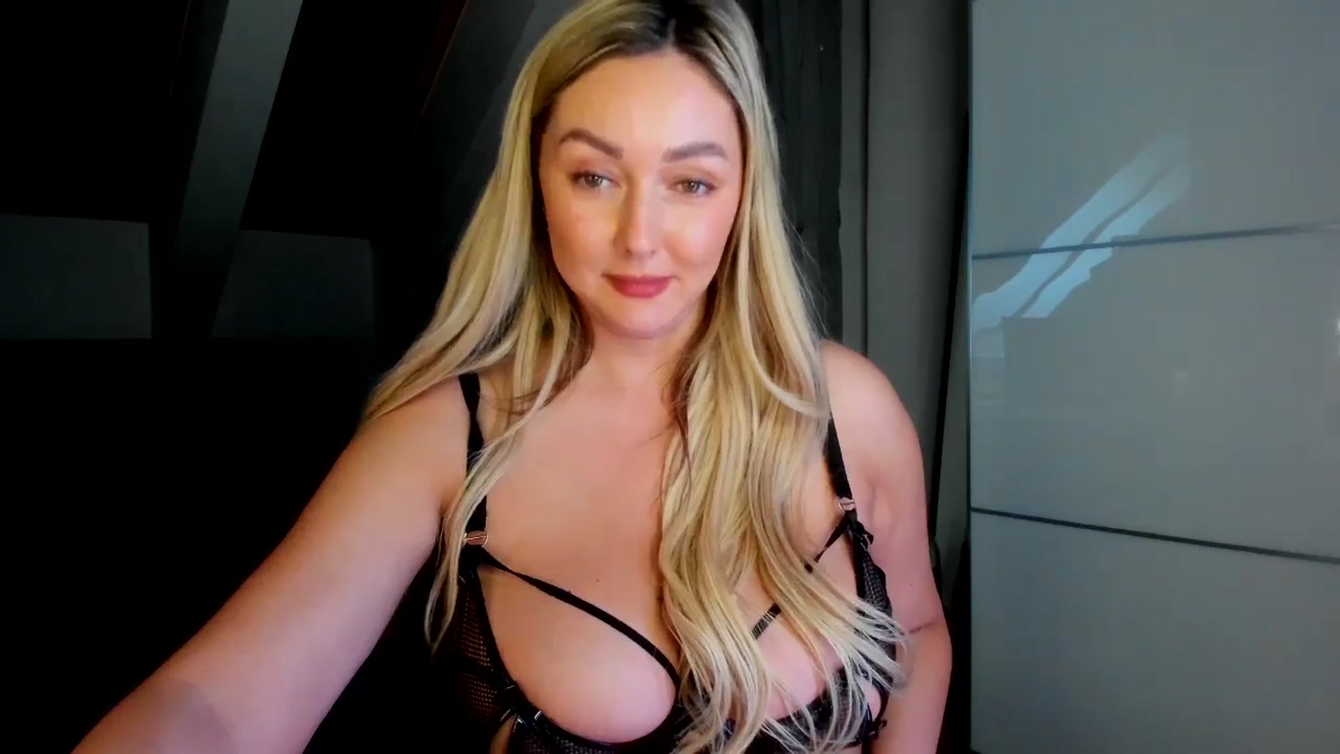 Gallery image thumbnail from Mi_Ha's myfreecams stream on, 03/28/2026, 17:24 image 6 of 20