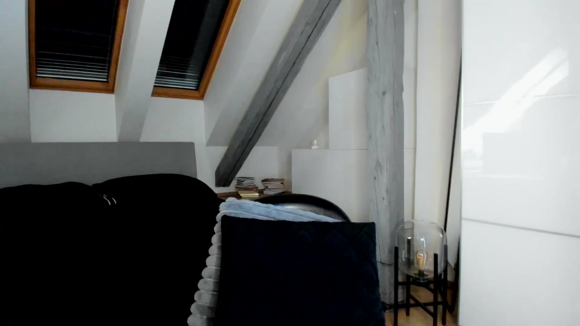 Gallery image thumbnail from Mi_Ha's myfreecams stream on, 03/29/2026, 16:31 image 4 of 20