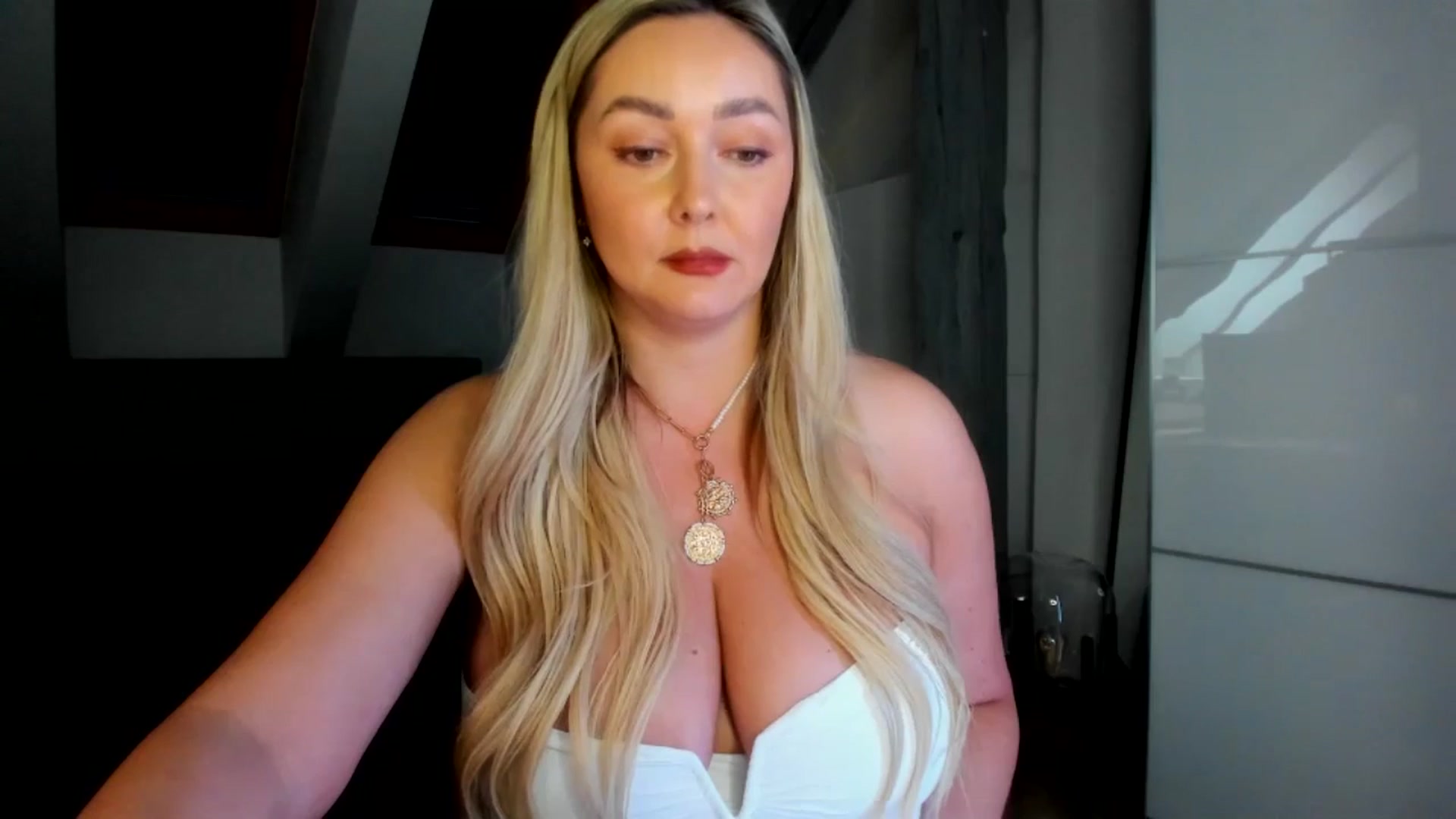 Gallery image thumbnail from Mi_Ha's myfreecams stream on, 03/29/2026, 16:31 image 14 of 20