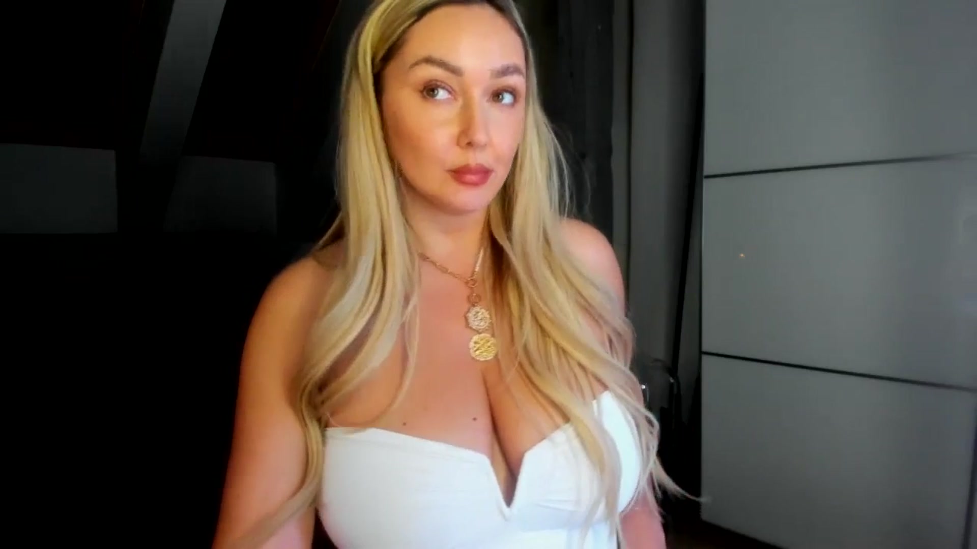 Gallery image thumbnail from Mi_Ha's myfreecams stream on, 03/29/2026, 20:08 image 18 of 20