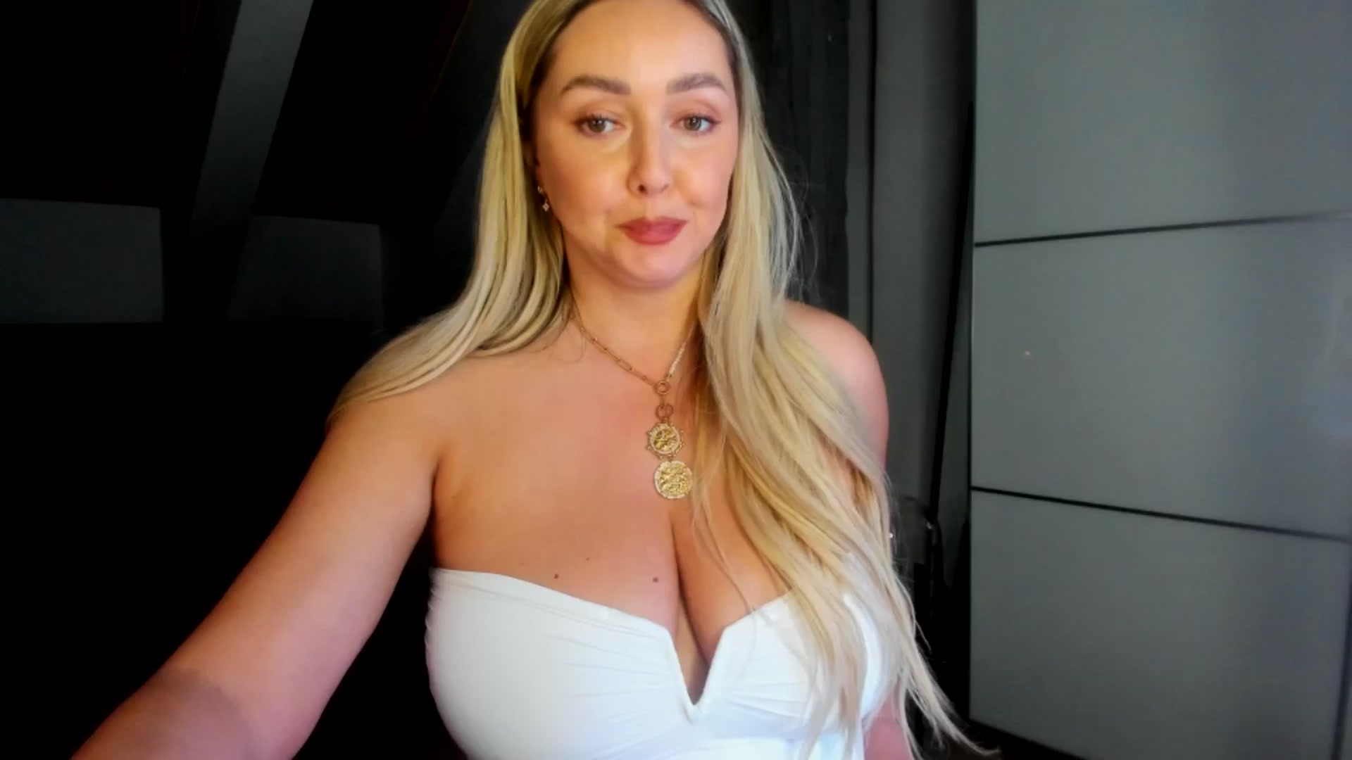 Gallery image thumbnail from Mi_Ha's myfreecams stream on, 03/29/2026, 20:08 image 17 of 20