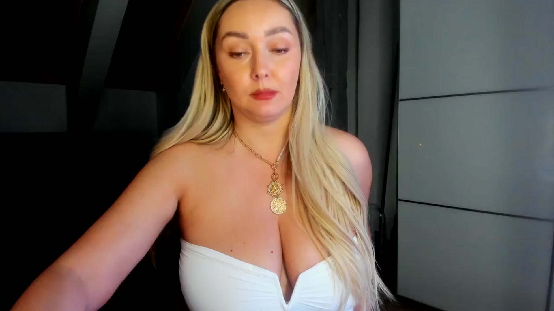 Gallery image thumbnail from Mi_Ha's myfreecams stream on, 03/29/2026, 20:08 image 15 of 20
