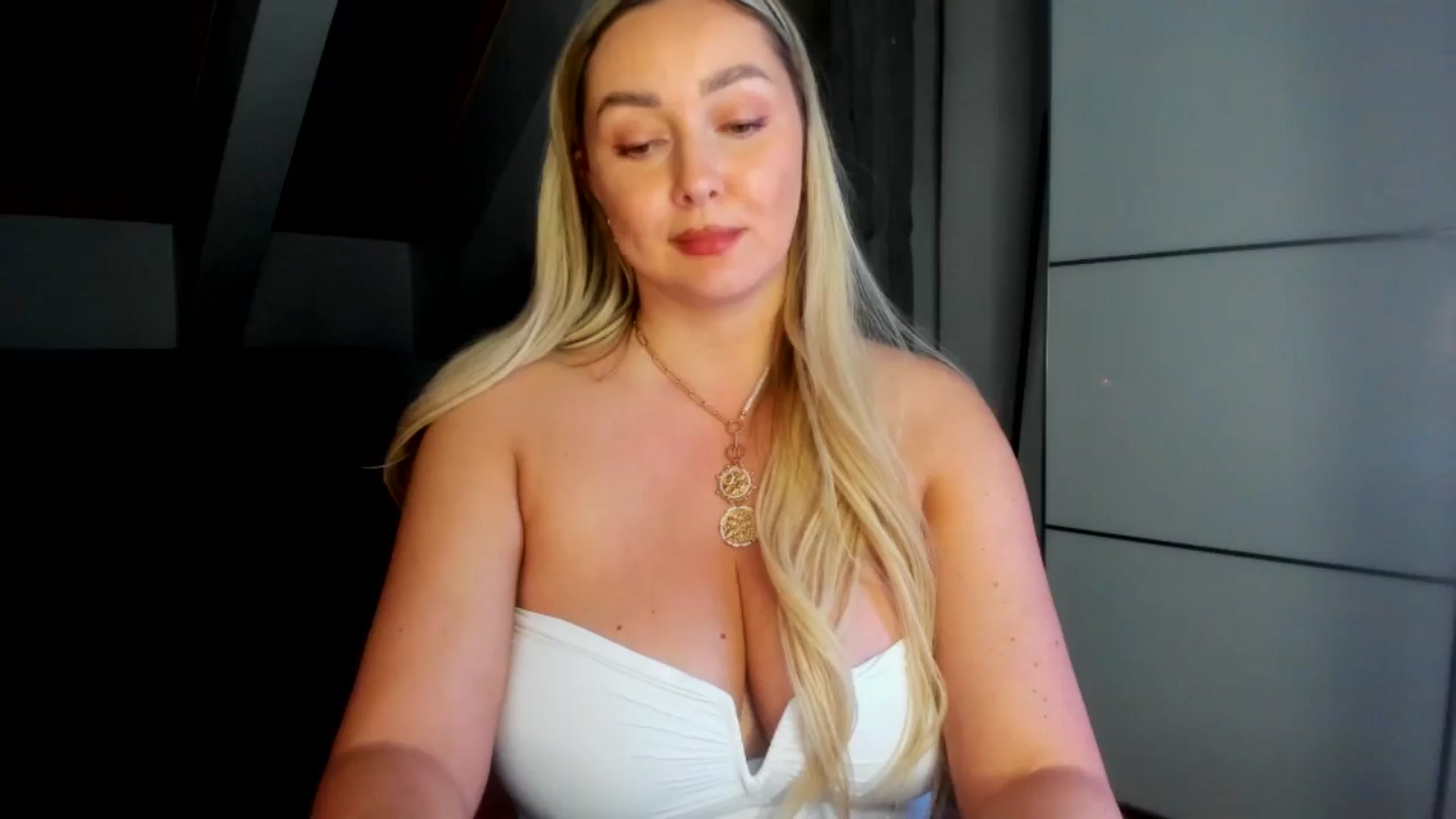 Gallery image thumbnail from Mi_Ha's myfreecams stream on, 03/29/2026, 20:08 image 14 of 20