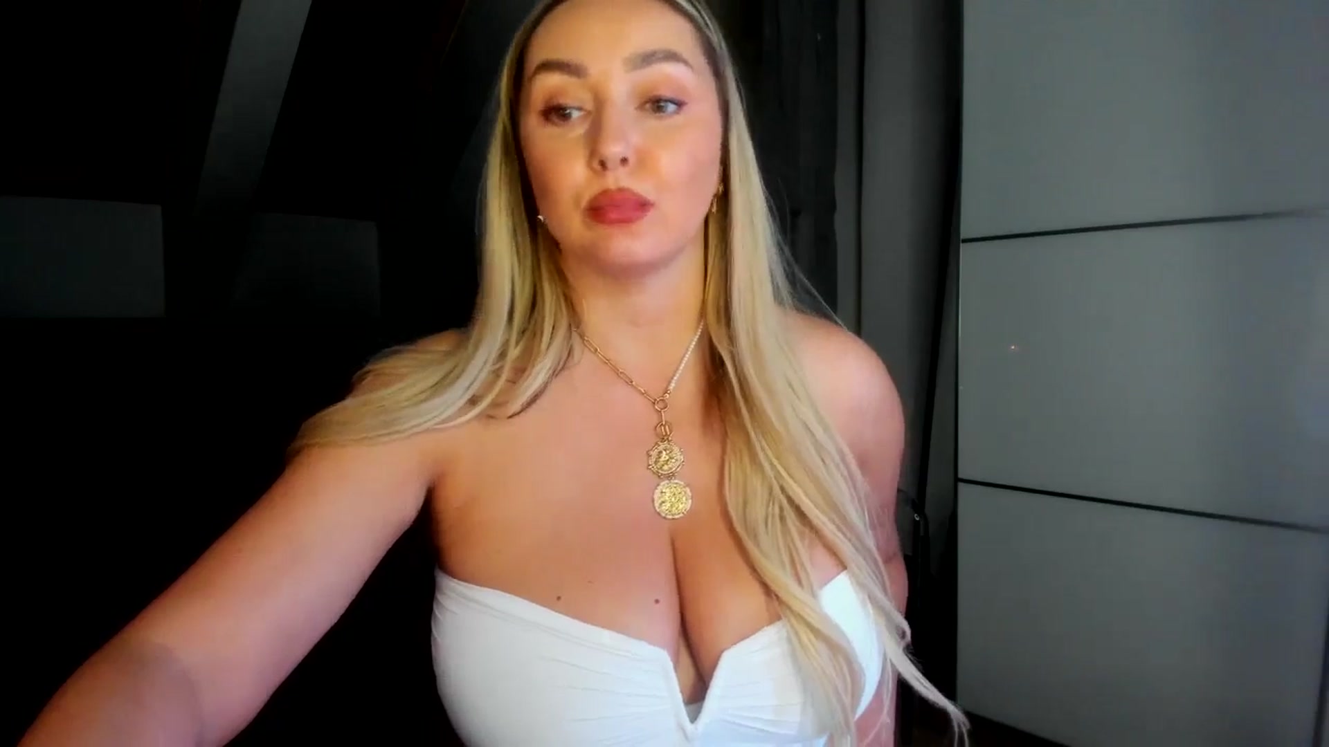 Gallery image thumbnail from Mi_Ha's myfreecams stream on, 03/29/2026, 20:08 image 6 of 20