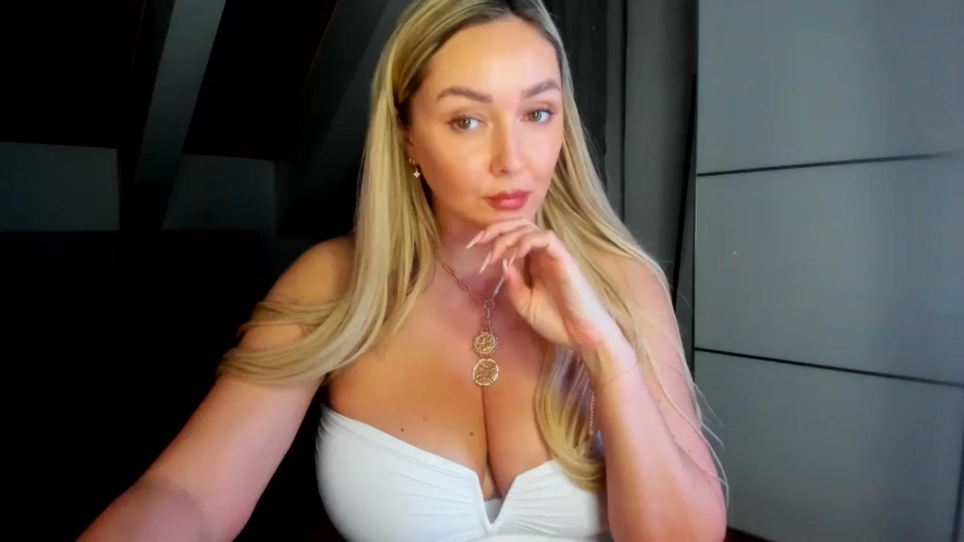 Gallery image thumbnail from Mi_Ha's myfreecams stream on, 03/29/2026, 20:08 image 10 of 20