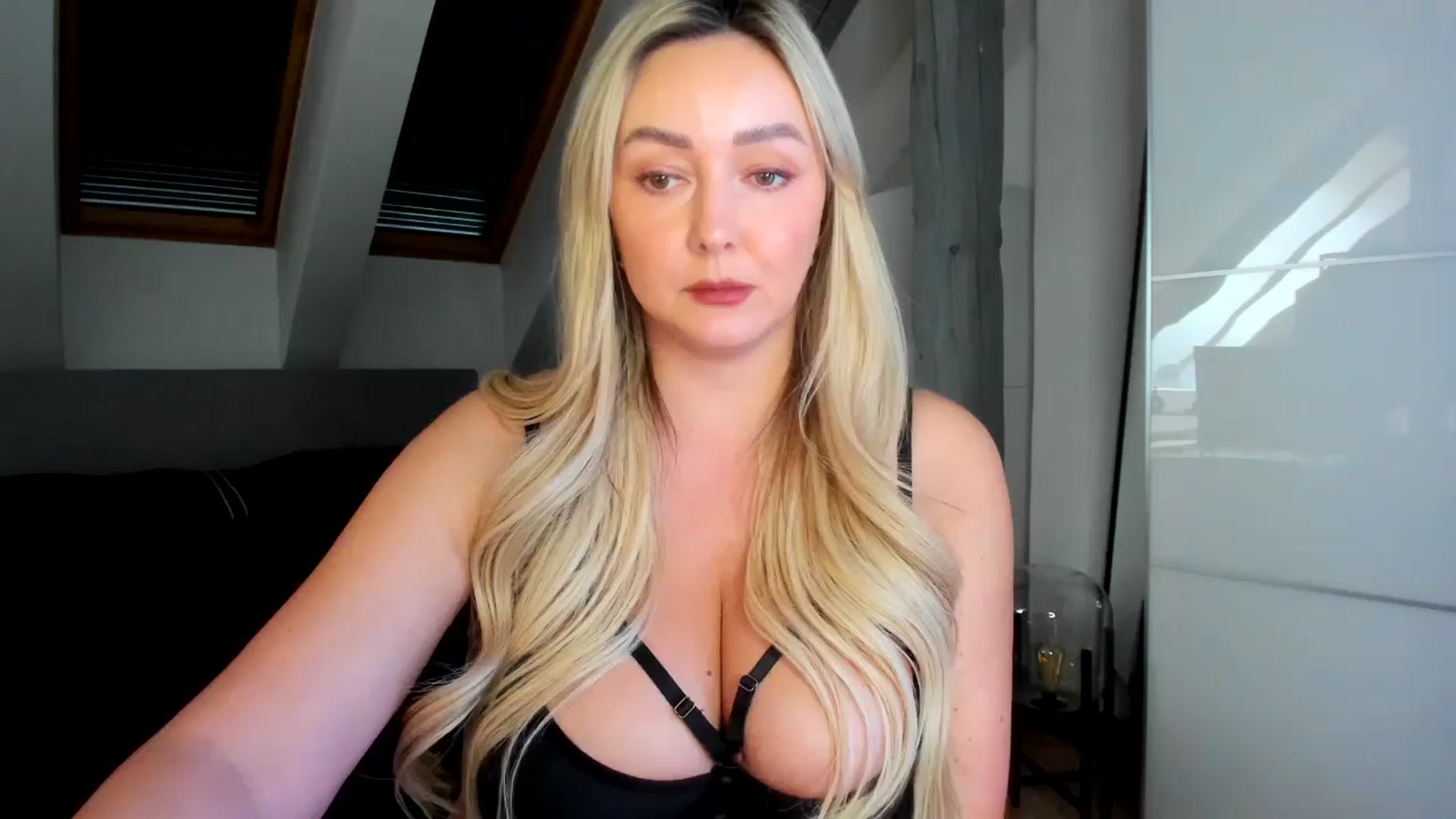 Gallery image thumbnail from Mi_Ha's myfreecams stream on, 03/31/2026, 14:03 image 19 of 20