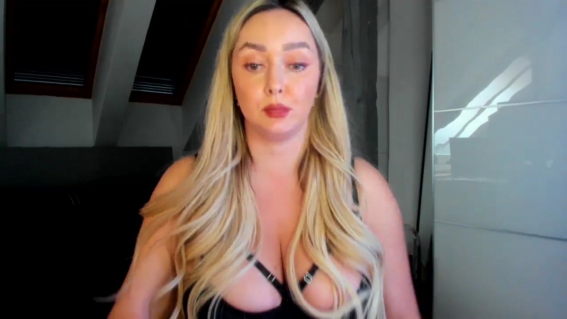 Gallery image thumbnail from Mi_Ha's myfreecams stream on, 03/31/2026, 15:48 image 12 of 20