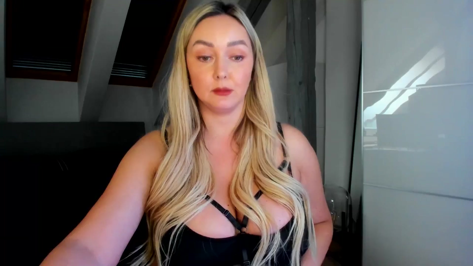 Gallery image thumbnail from Mi_Ha's myfreecams stream on, 03/31/2026, 15:48 image 10 of 20