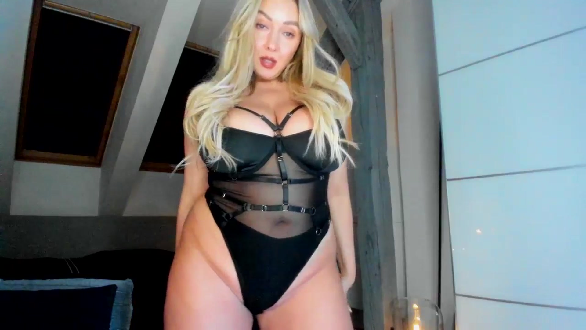 Gallery image thumbnail from Mi_Ha's myfreecams stream on, 03/31/2026, 21:03 image 10 of 20