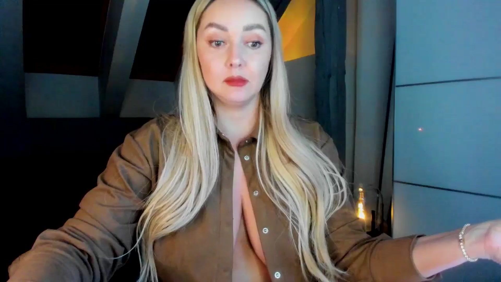 Gallery image thumbnail from Mi_Ha's myfreecams stream on, 04/01/2026, 20:25 image 9 of 20