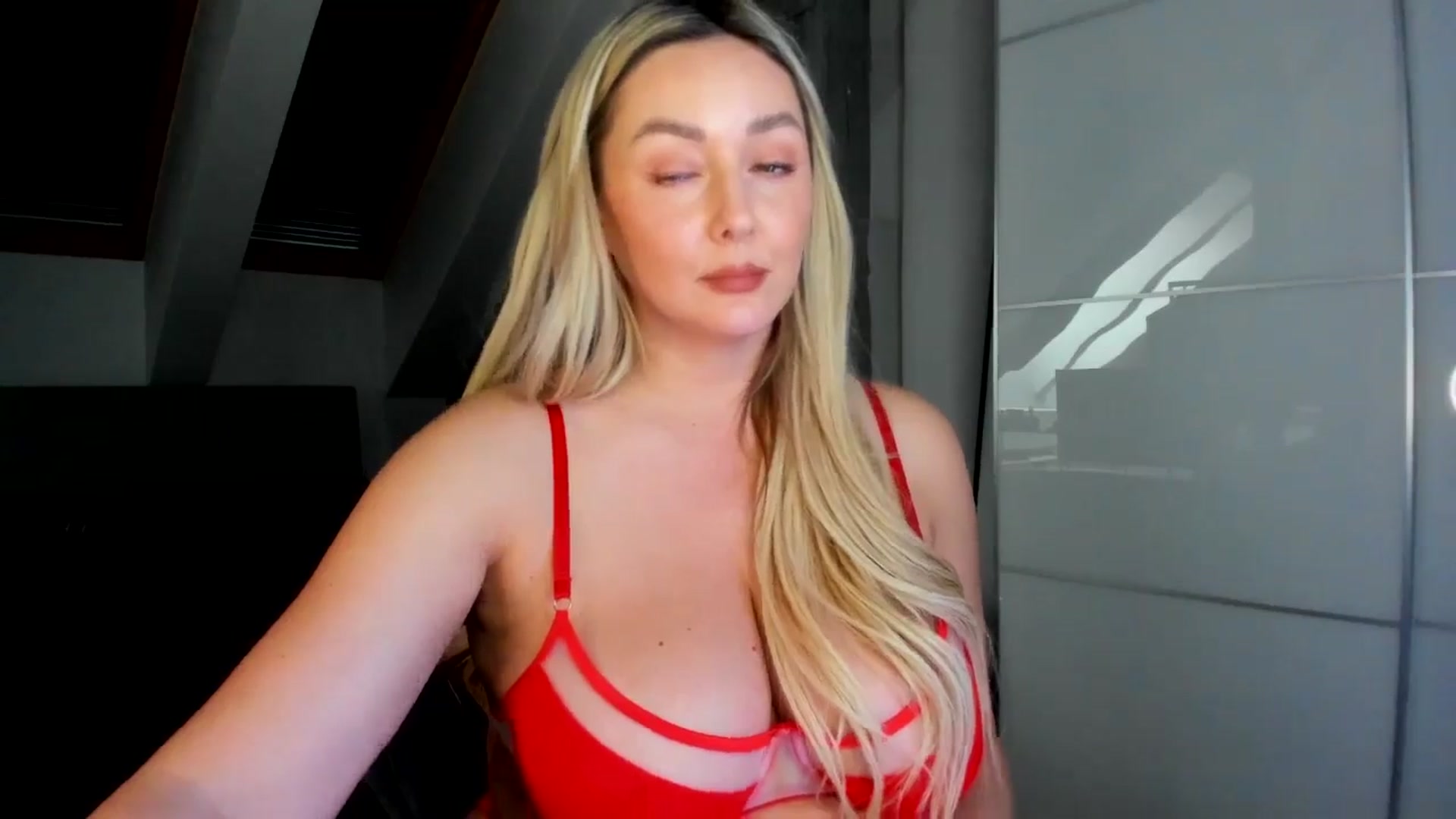 Gallery image thumbnail from Mi_Ha's myfreecams stream on, 04/03/2026, 15:22 image 17 of 20