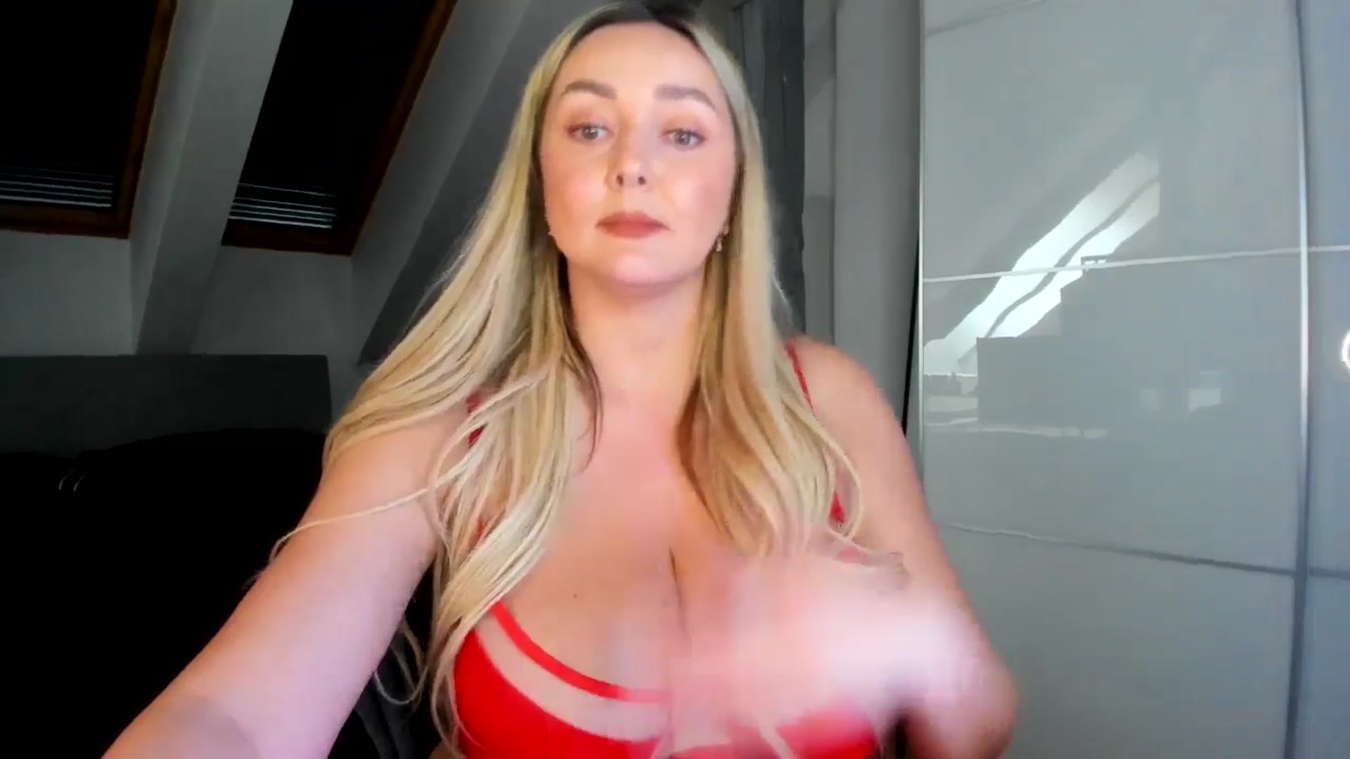 Gallery image thumbnail from Mi_Ha's myfreecams stream on, 04/03/2026, 15:22 image 13 of 20