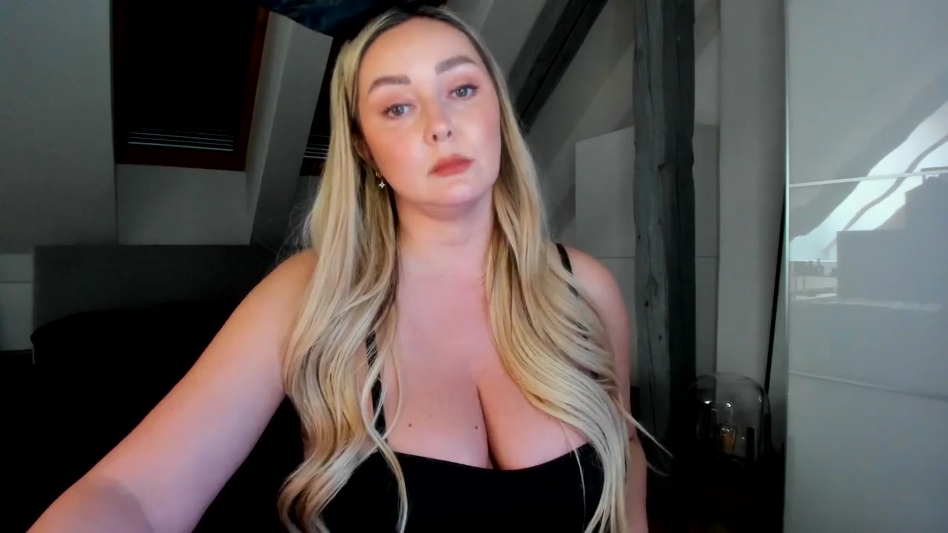 Gallery image thumbnail from Mi_Ha's myfreecams stream on, 04/04/2026, 14:24 image 14 of 20