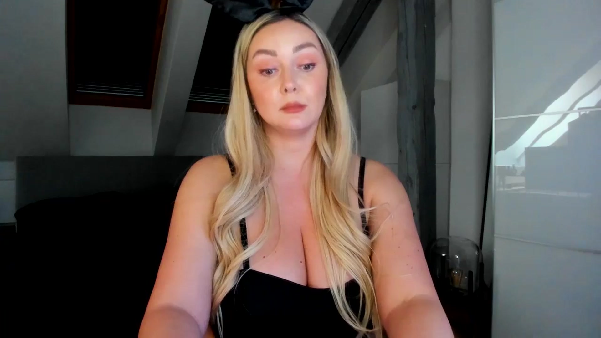 Gallery image thumbnail from Mi_Ha's myfreecams stream on, 04/04/2026, 15:07 image 6 of 20