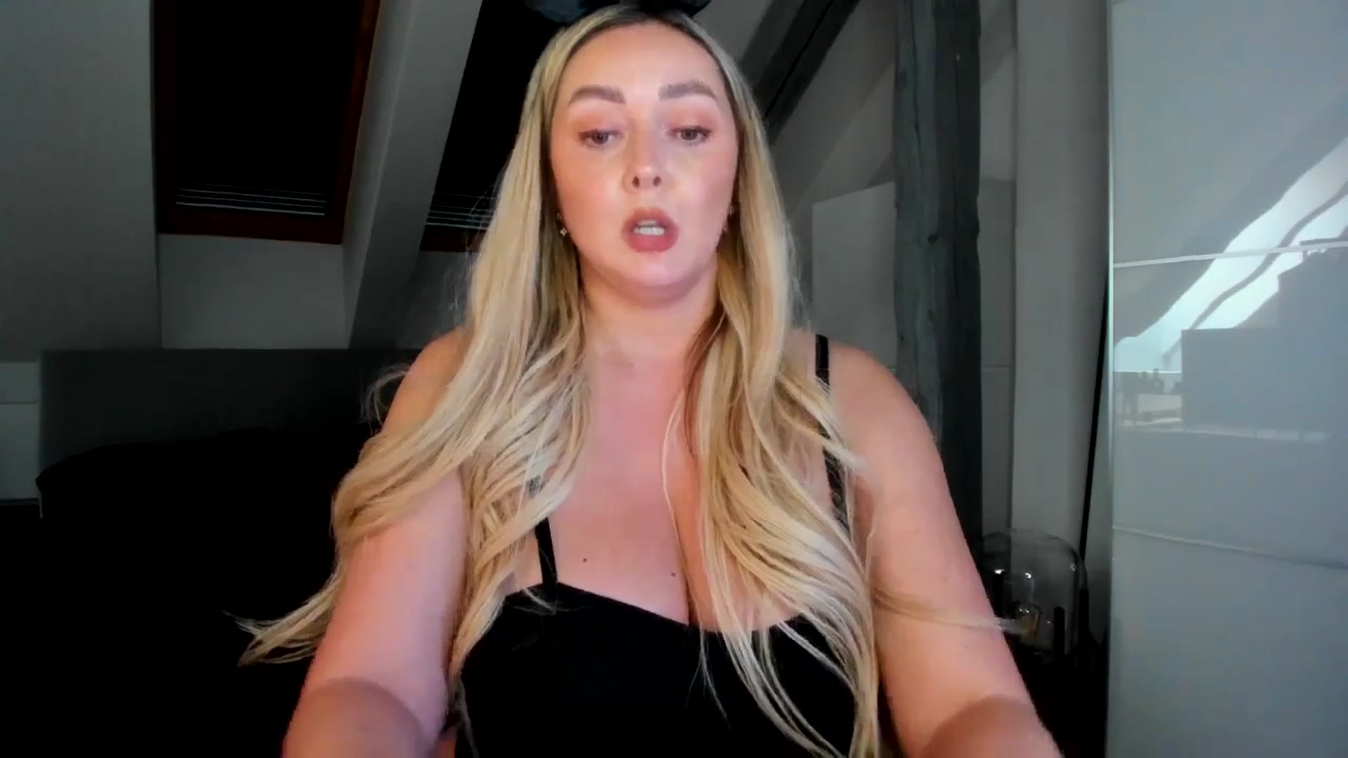 Gallery image thumbnail from Mi_Ha's myfreecams stream on, 04/04/2026, 15:07 image 2 of 20