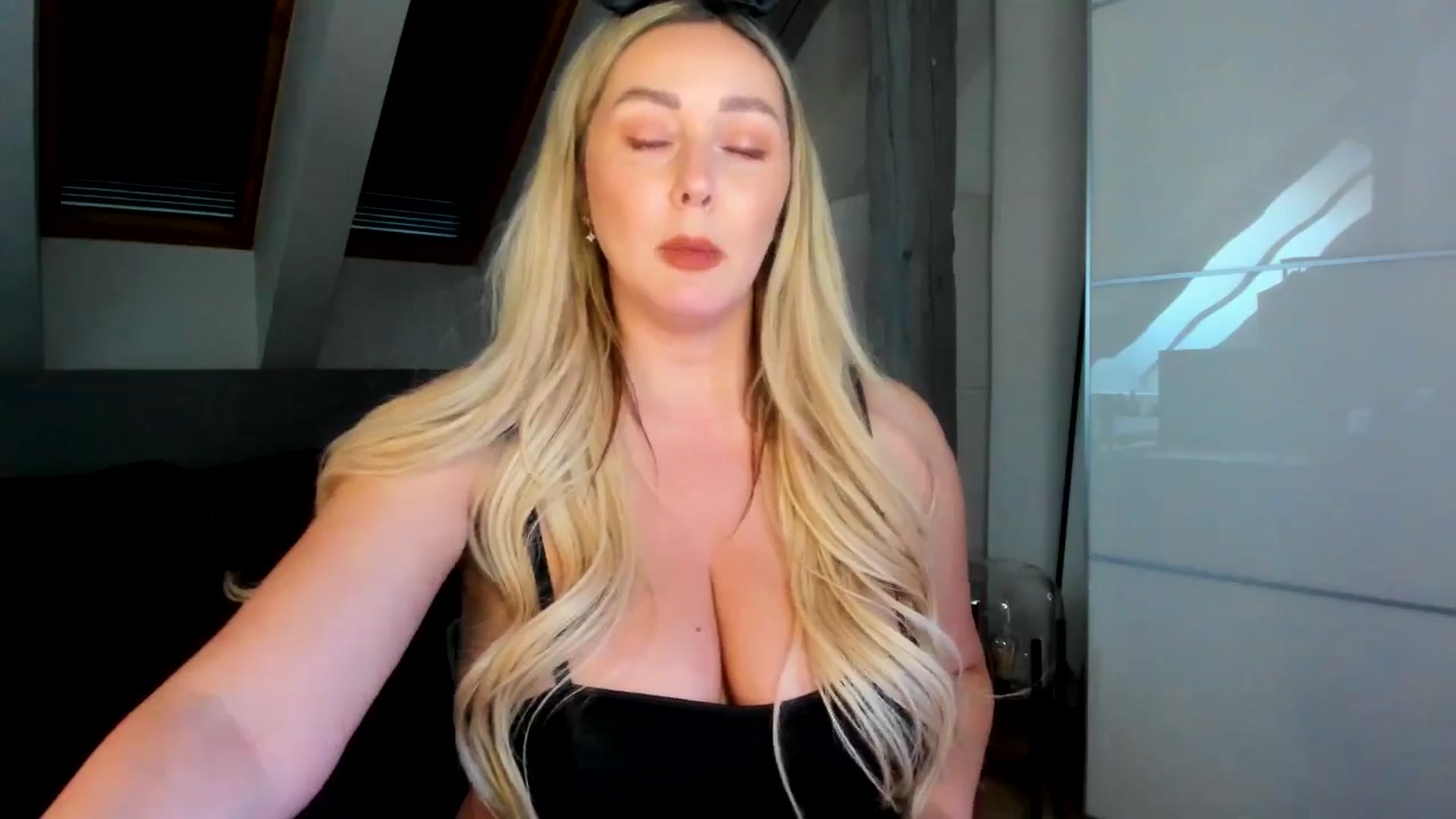 Gallery image thumbnail from Mi_Ha's myfreecams stream on, 04/04/2026, 16:26 image 8 of 20