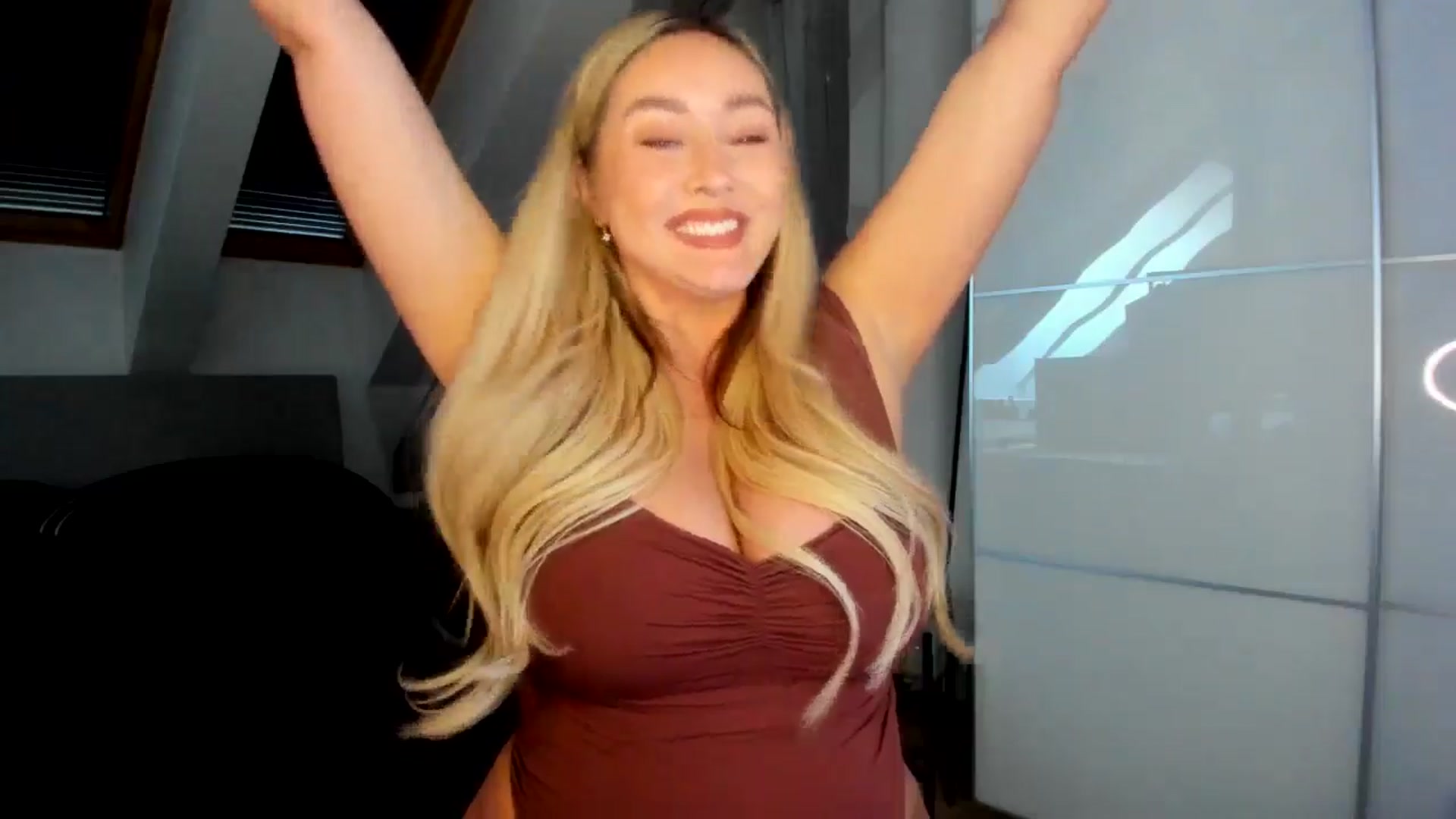 Gallery image thumbnail from Mi_Ha's myfreecams stream on, 04/06/2026, 14:51 image 20 of 20