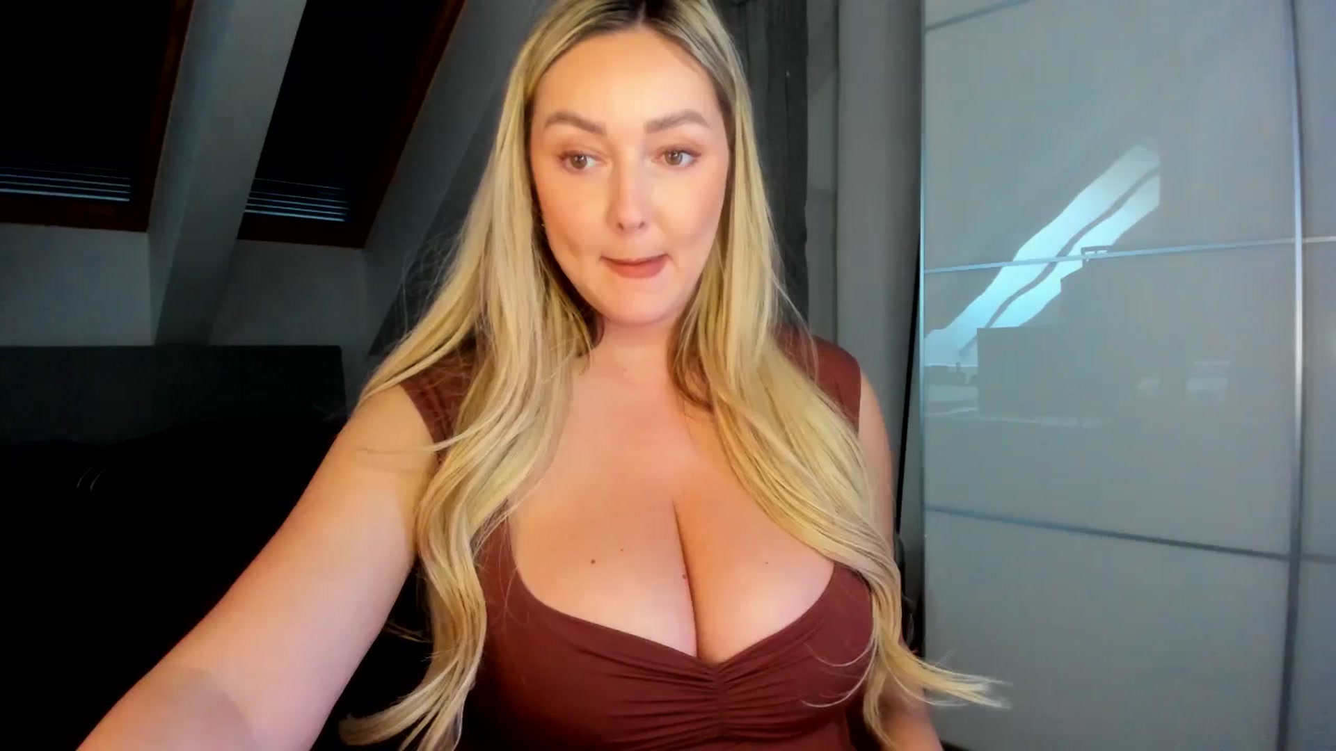 Gallery image thumbnail from Mi_Ha's myfreecams stream on, 04/06/2026, 15:53 image 4 of 20