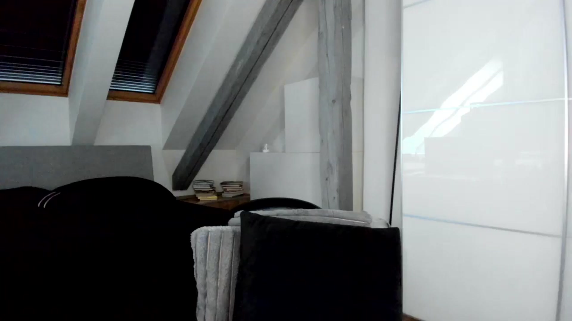 Gallery image thumbnail from Mi_Ha's myfreecams stream on, 04/06/2026, 15:53 image 10 of 20