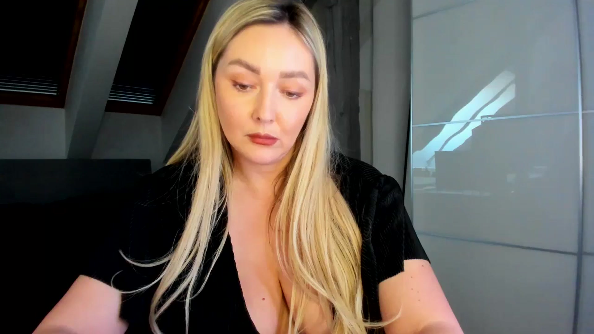 Gallery image thumbnail from Mi_Ha's myfreecams stream on, 04/07/2026, 15:49 image 2 of 20