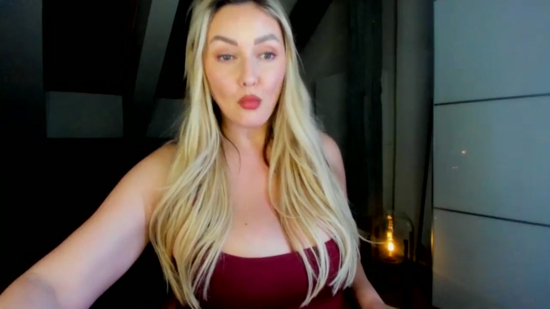 Gallery image thumbnail from Mi_Ha's myfreecams stream on, 04/08/2026, 20:09 image 8 of 20