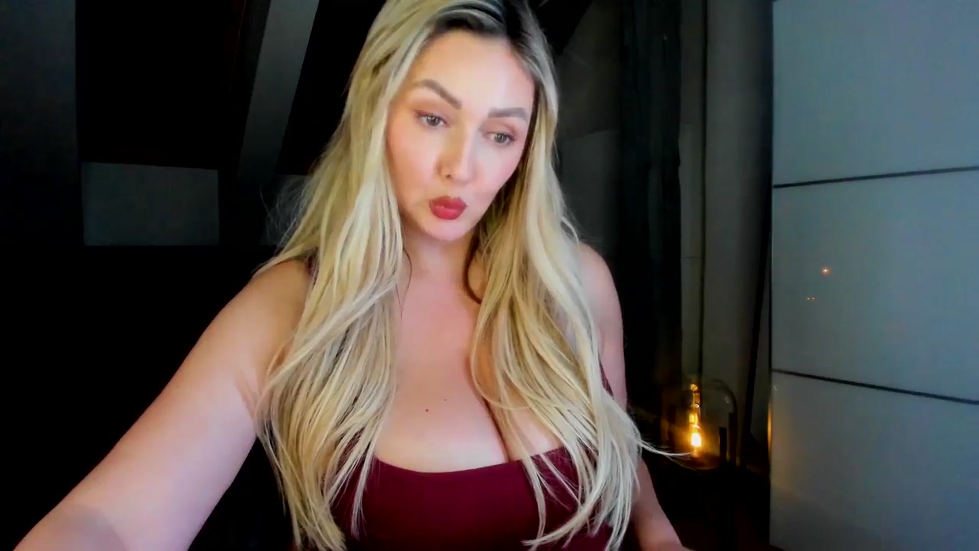Gallery image thumbnail from Mi_Ha's myfreecams stream on, 04/08/2026, 20:09 image 5 of 20