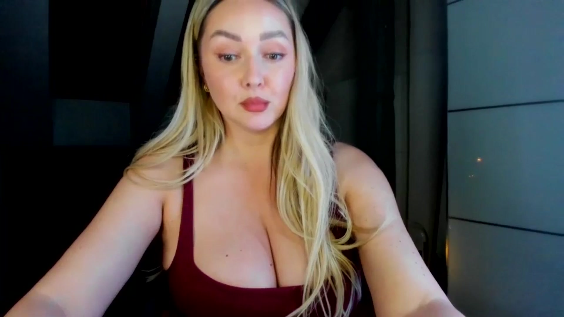 Gallery image thumbnail from Mi_Ha's myfreecams stream on, 04/08/2026, 20:09 image 16 of 20