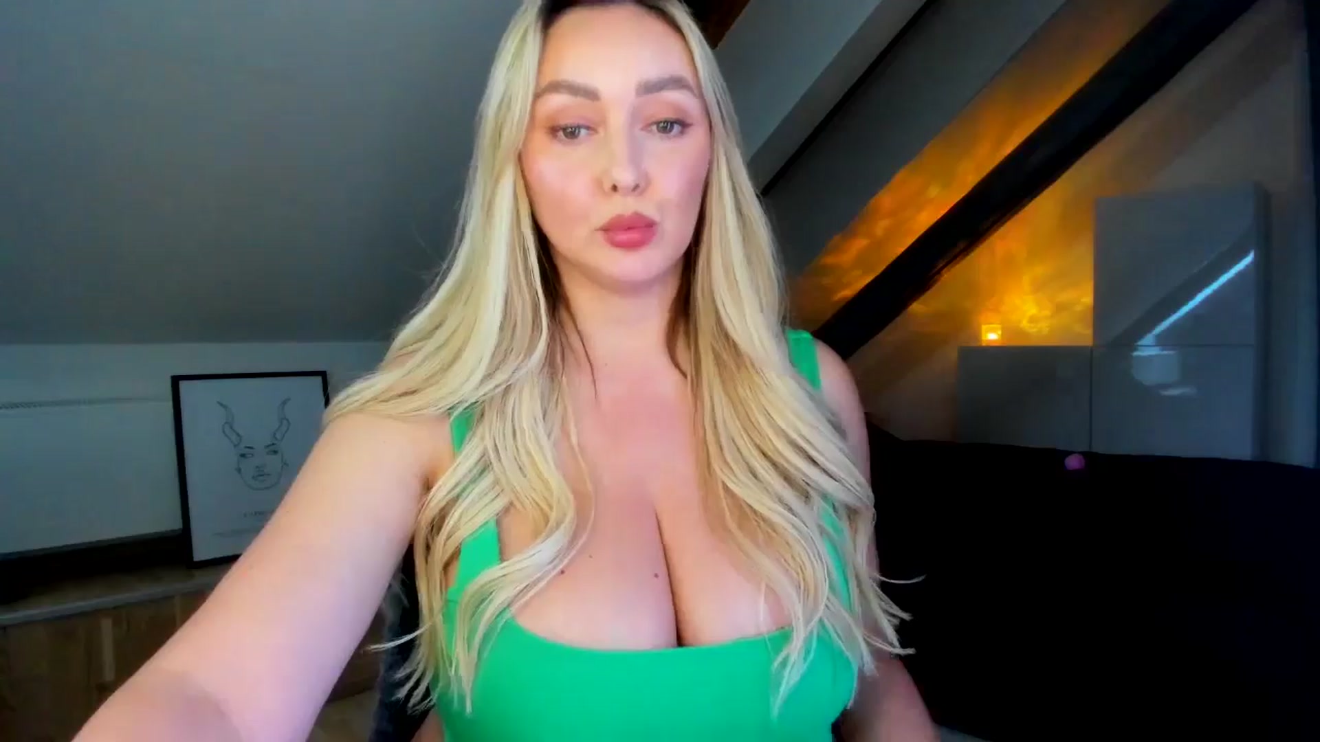 Gallery image thumbnail from Mi_Ha's myfreecams stream on, 04/09/2026, 16:41 image 8 of 20