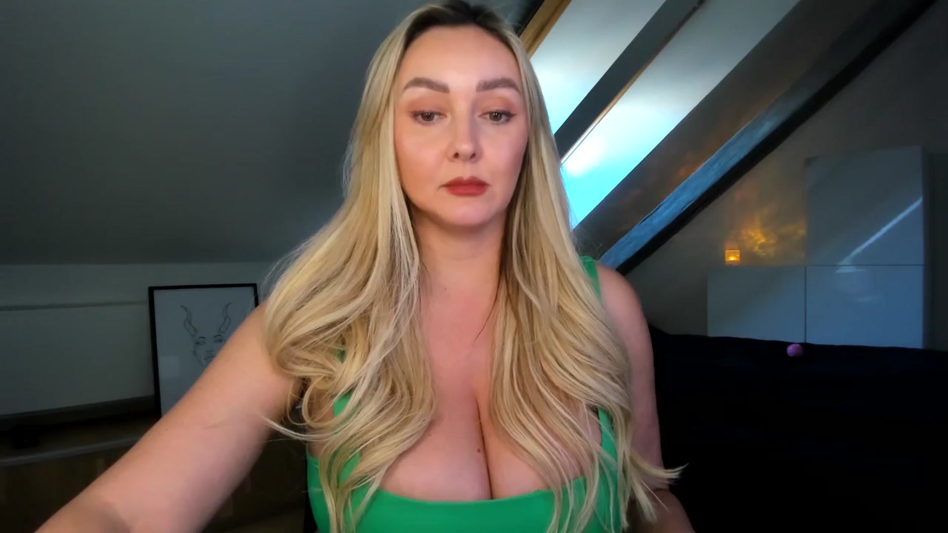Gallery image thumbnail from Mi_Ha's myfreecams stream on, 04/09/2026, 16:41 image 2 of 20