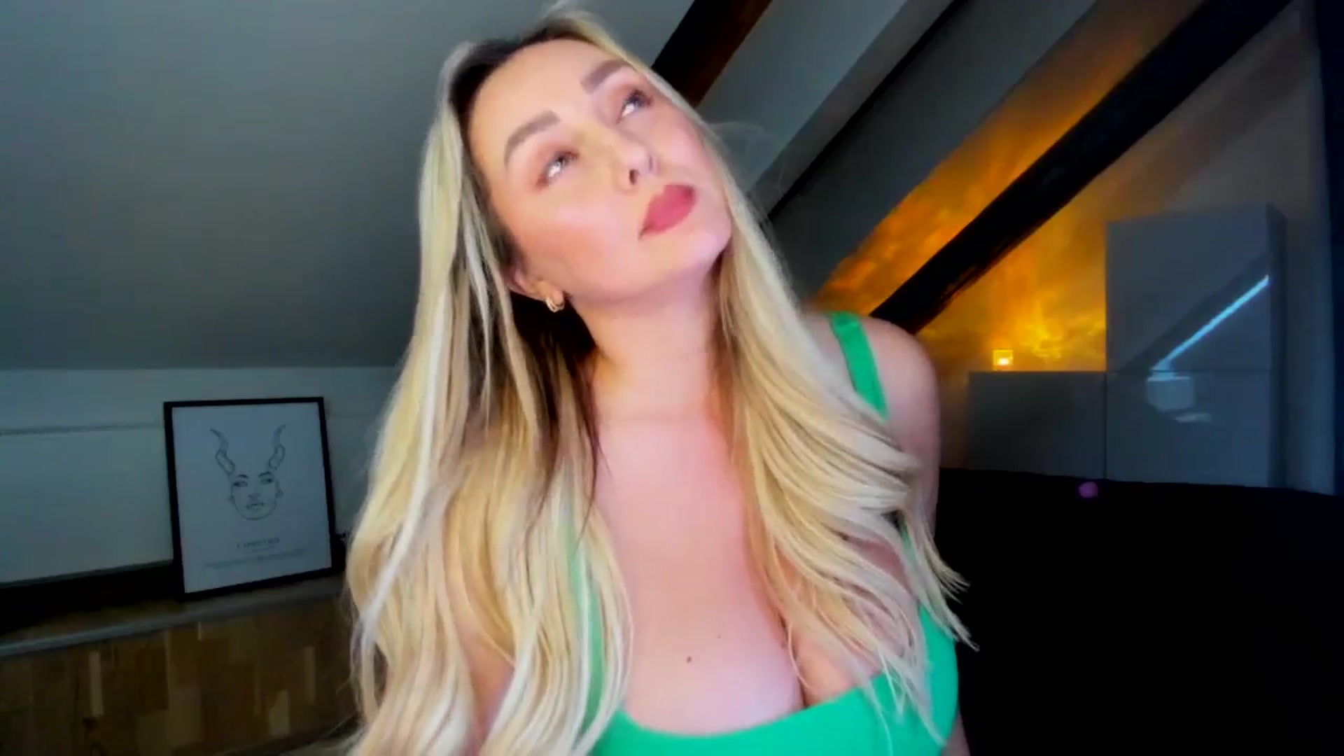 Gallery image thumbnail from Mi_Ha's myfreecams stream on, 04/09/2026, 16:41 image 12 of 20