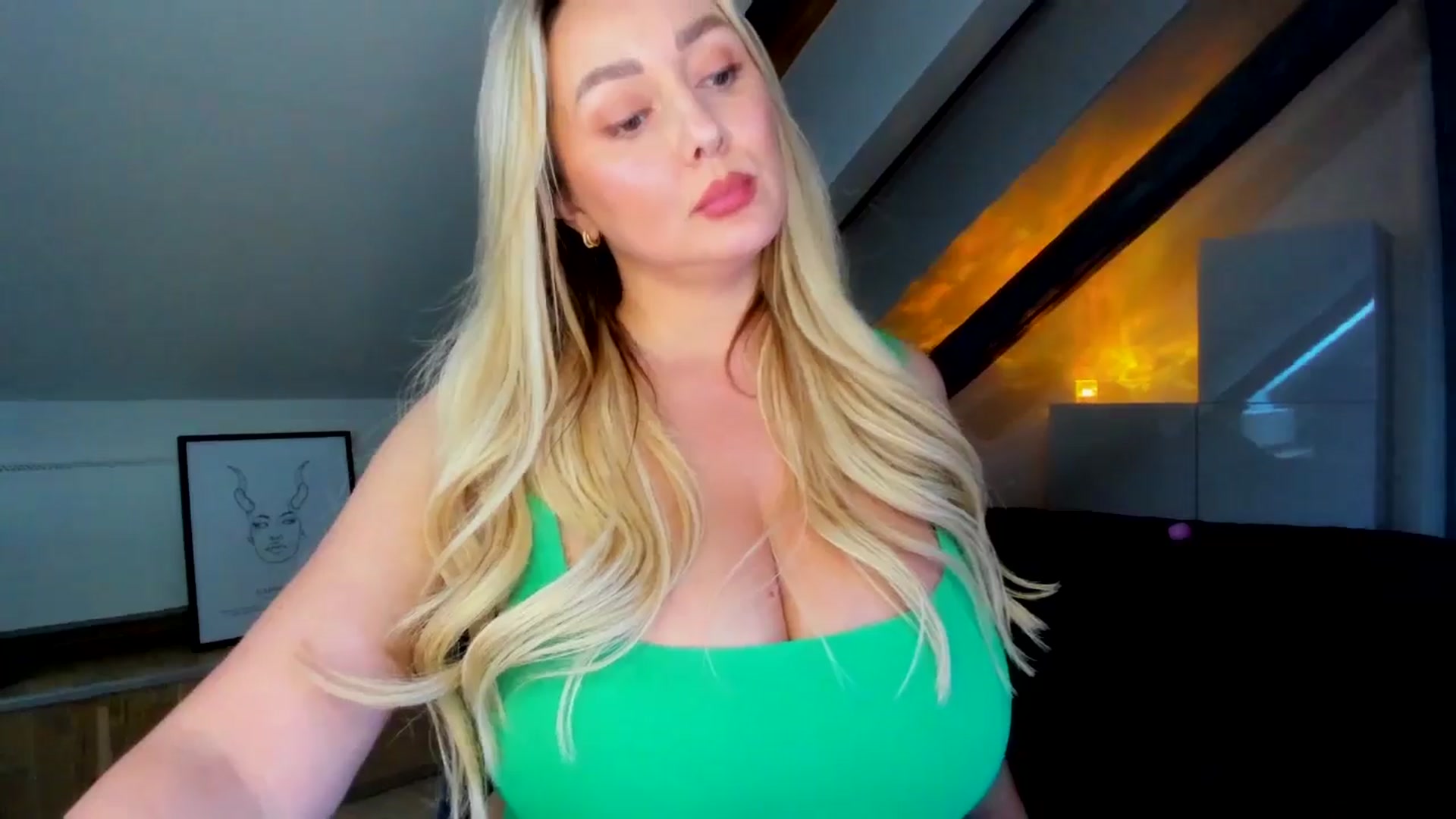 Gallery image thumbnail from Mi_Ha's myfreecams stream on, 04/09/2026, 16:41 image 13 of 20