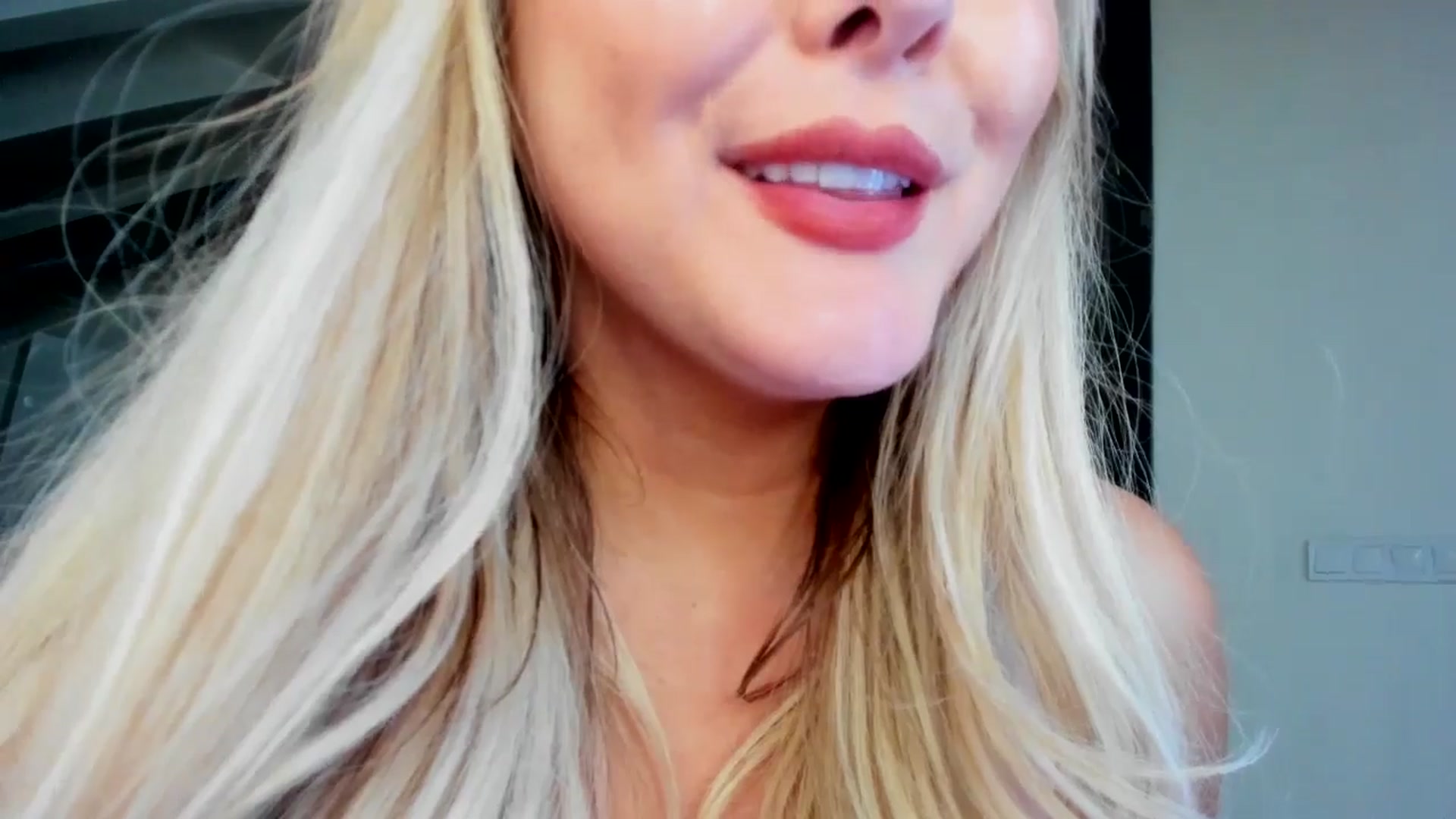 Gallery image thumbnail from Mi_Ha's myfreecams stream on, 04/12/2026, 16:05 image 6 of 20