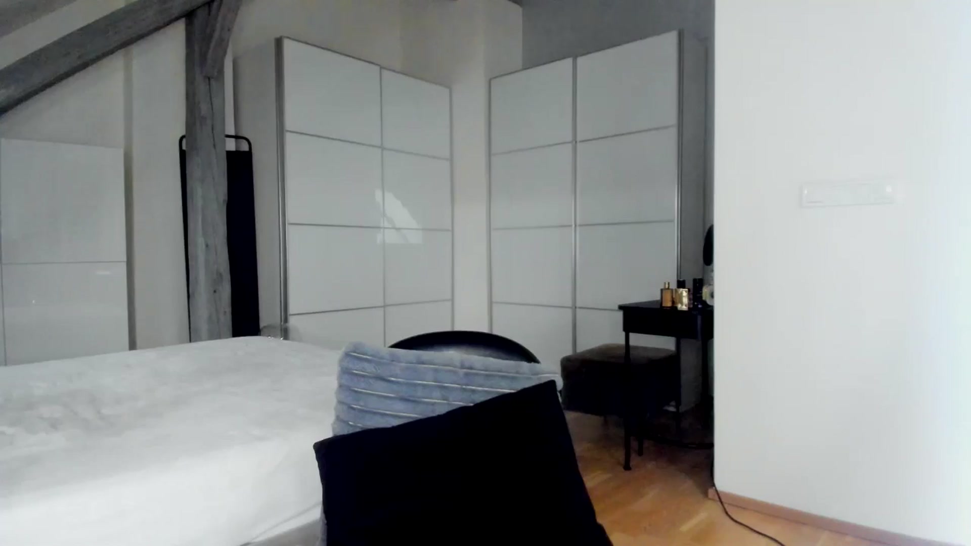 Gallery image thumbnail from Mi_Ha's myfreecams stream on, 04/12/2026, 16:05 image 11 of 20