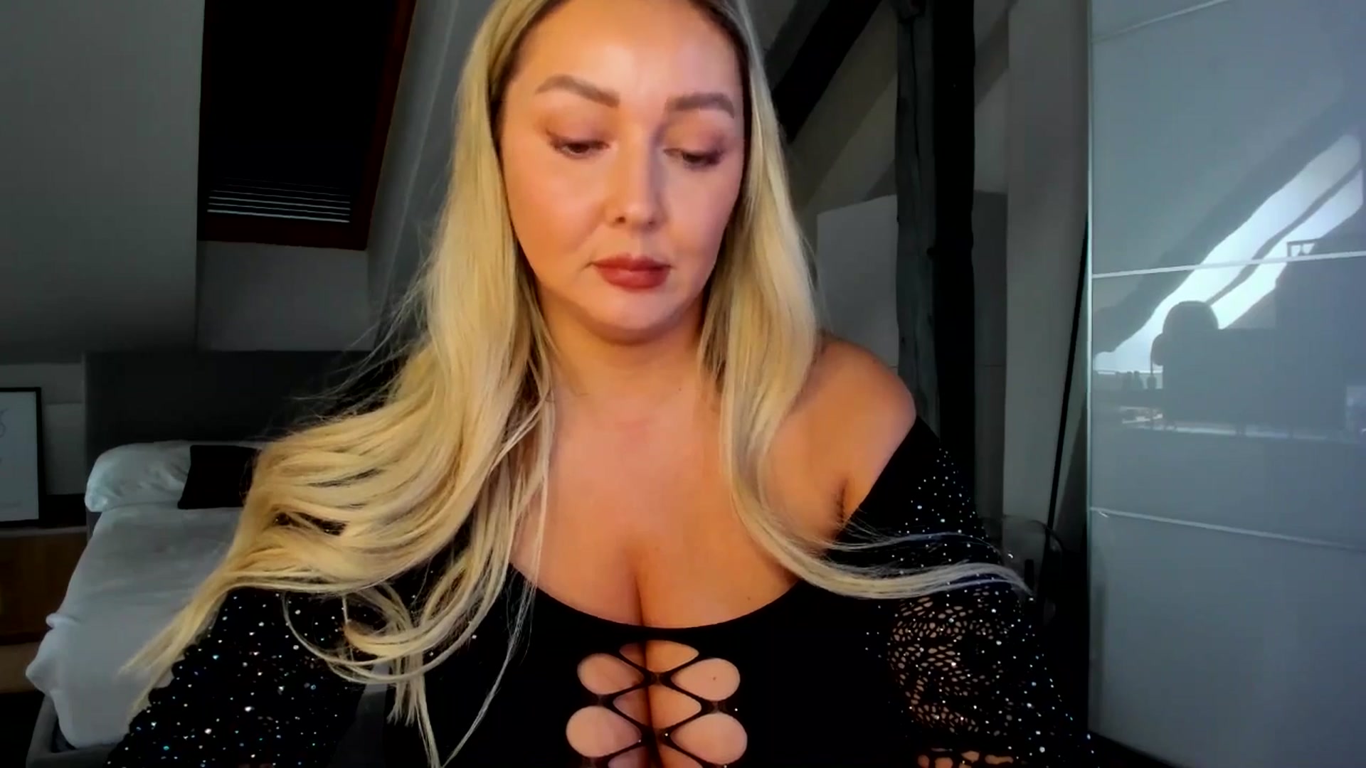 Gallery image thumbnail from Mi_Ha's myfreecams stream on, 04/16/2026, 13:16 image 20 of 20