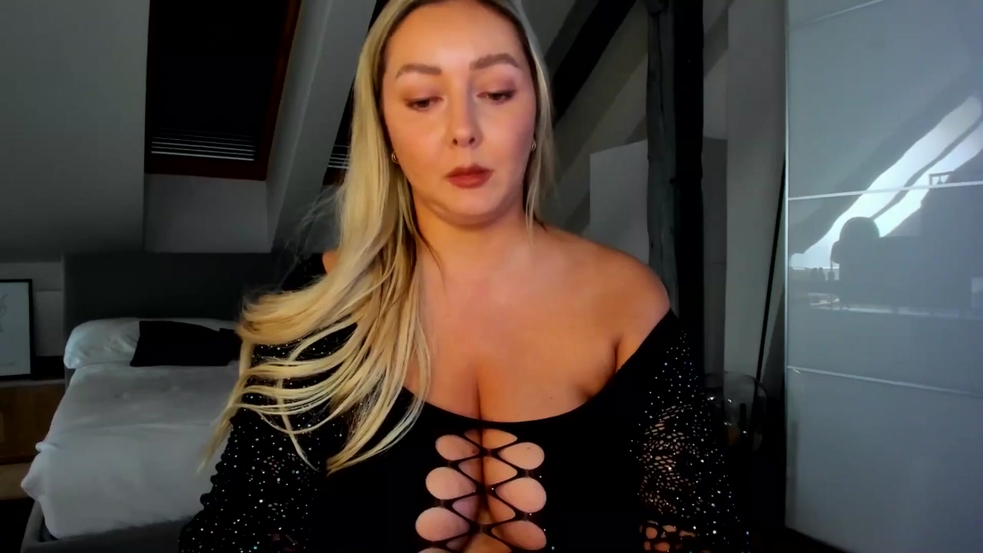 Gallery image thumbnail from Mi_Ha's myfreecams stream on, 04/16/2026, 13:16 image 16 of 20
